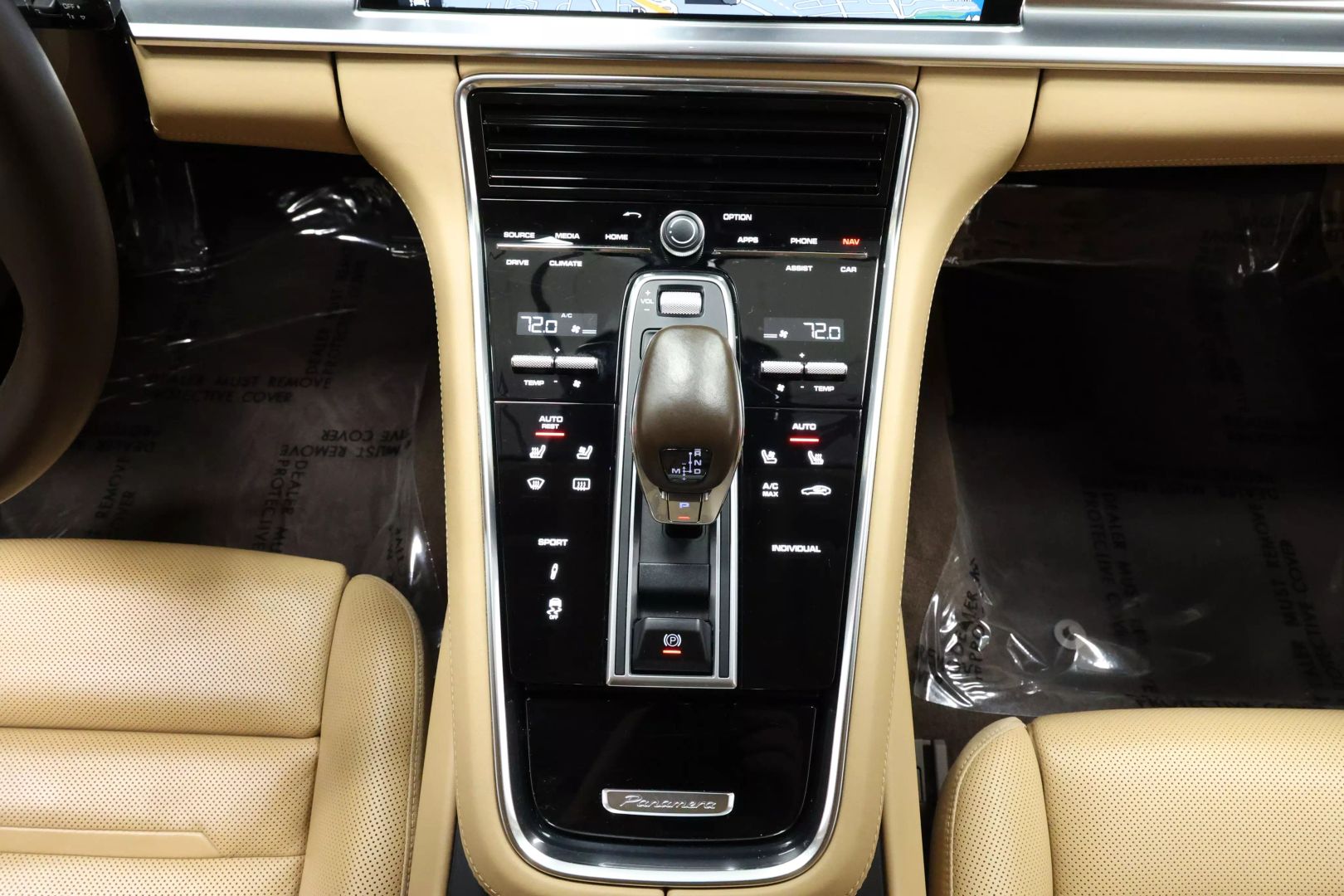 2017 Porsche Panamera - Image 37