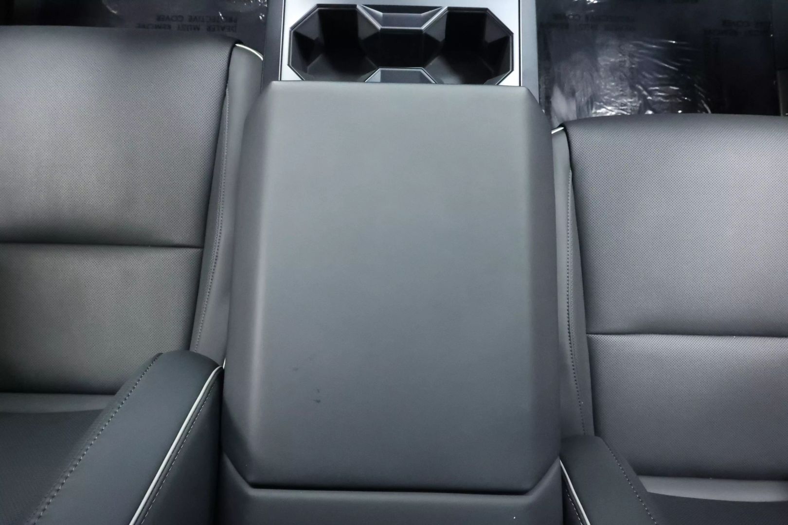 2024 Tesla Cybertruck - Image 48
