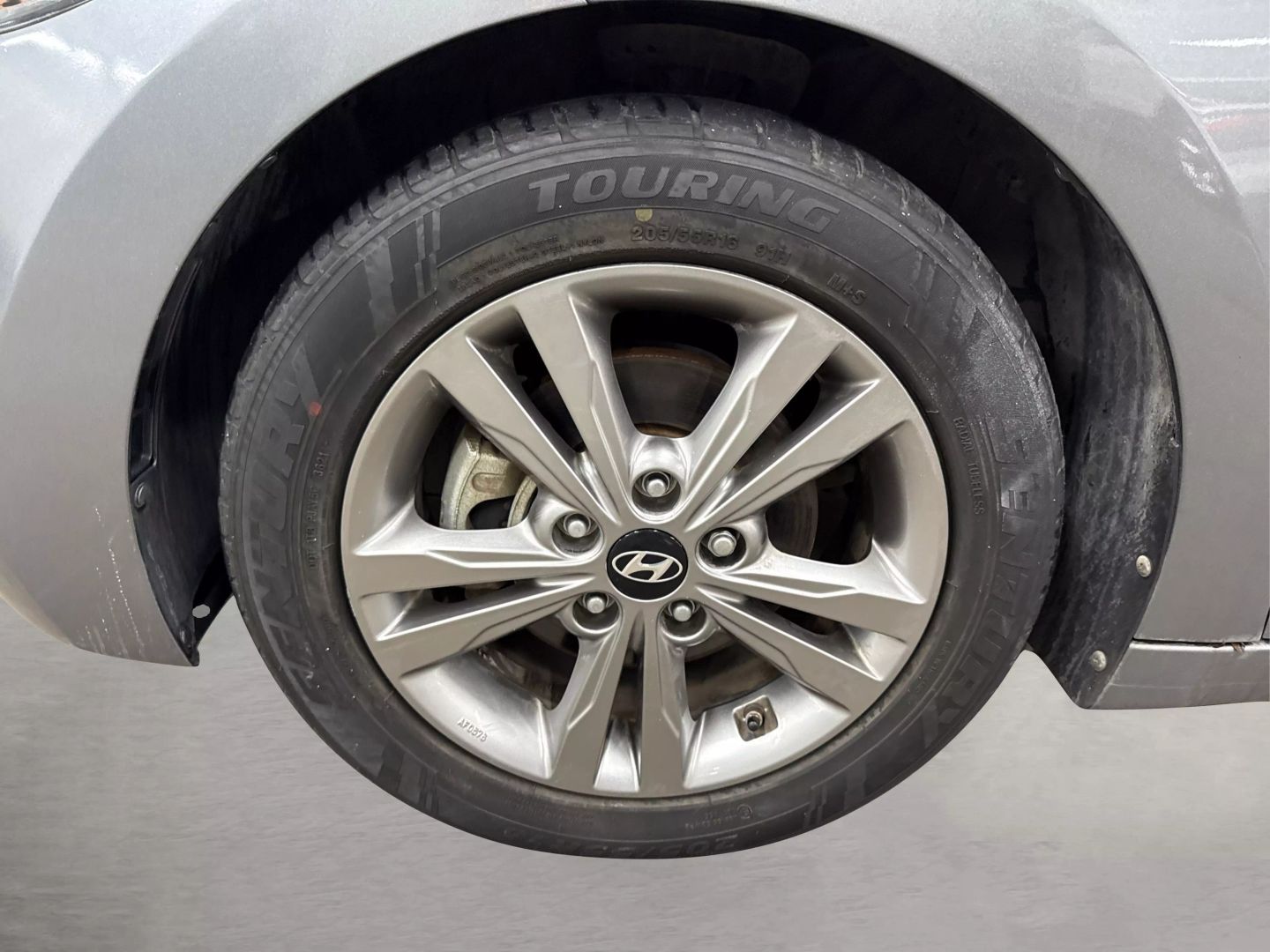 2018 Hyundai Elantra - Image 18