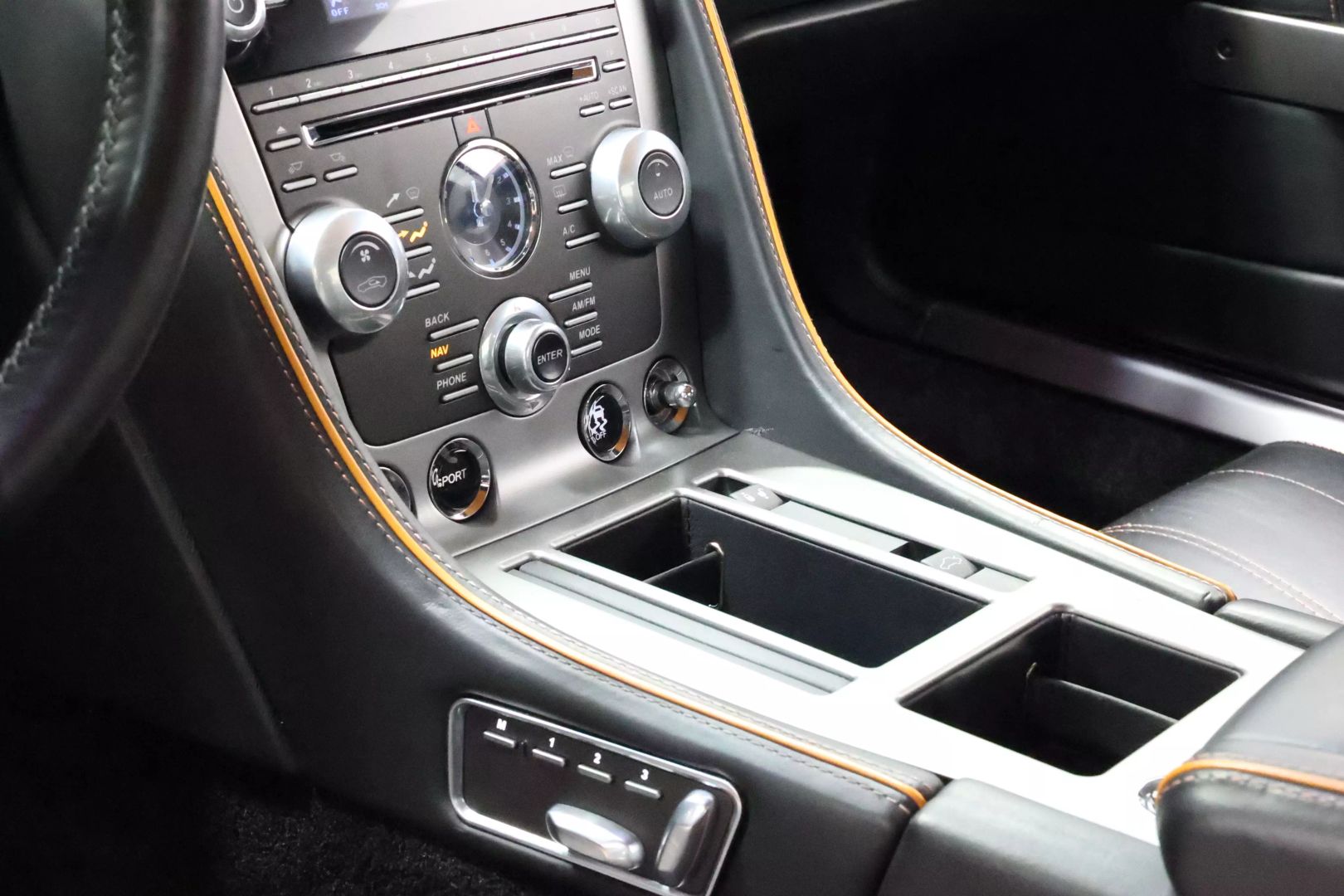 2012 Aston Martin Virage - Image 33