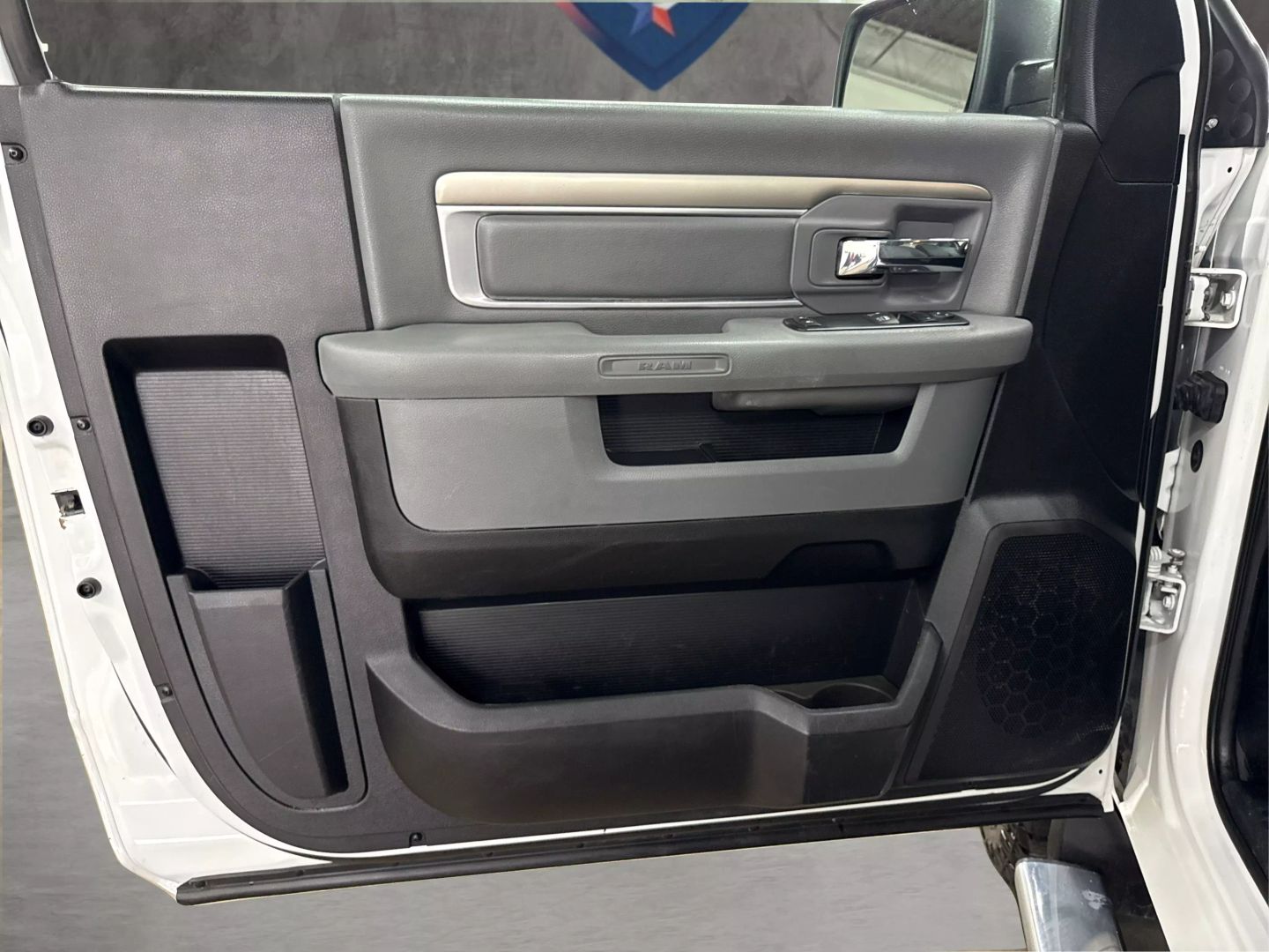 2017 Ram 2500 Regular Cab - Image 32