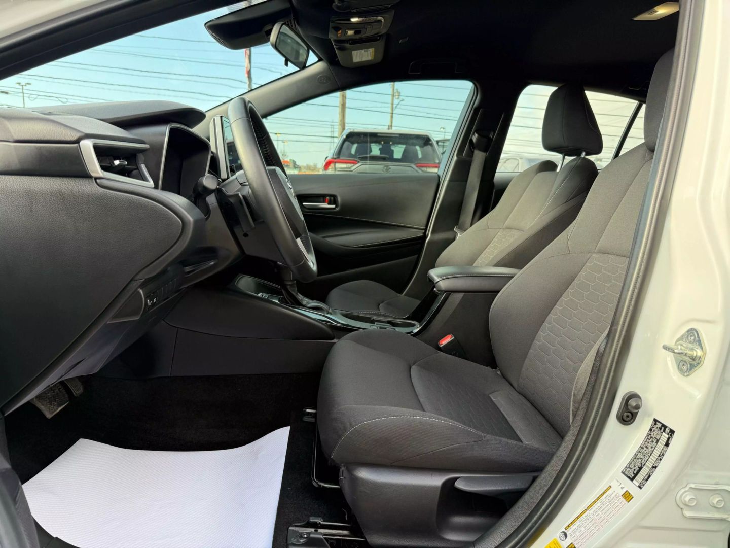 2023 Toyota Corolla Hatchback - Image 17