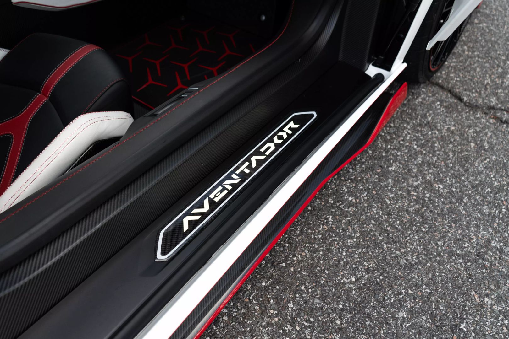 2021 Lamborghini Aventador - Image 76