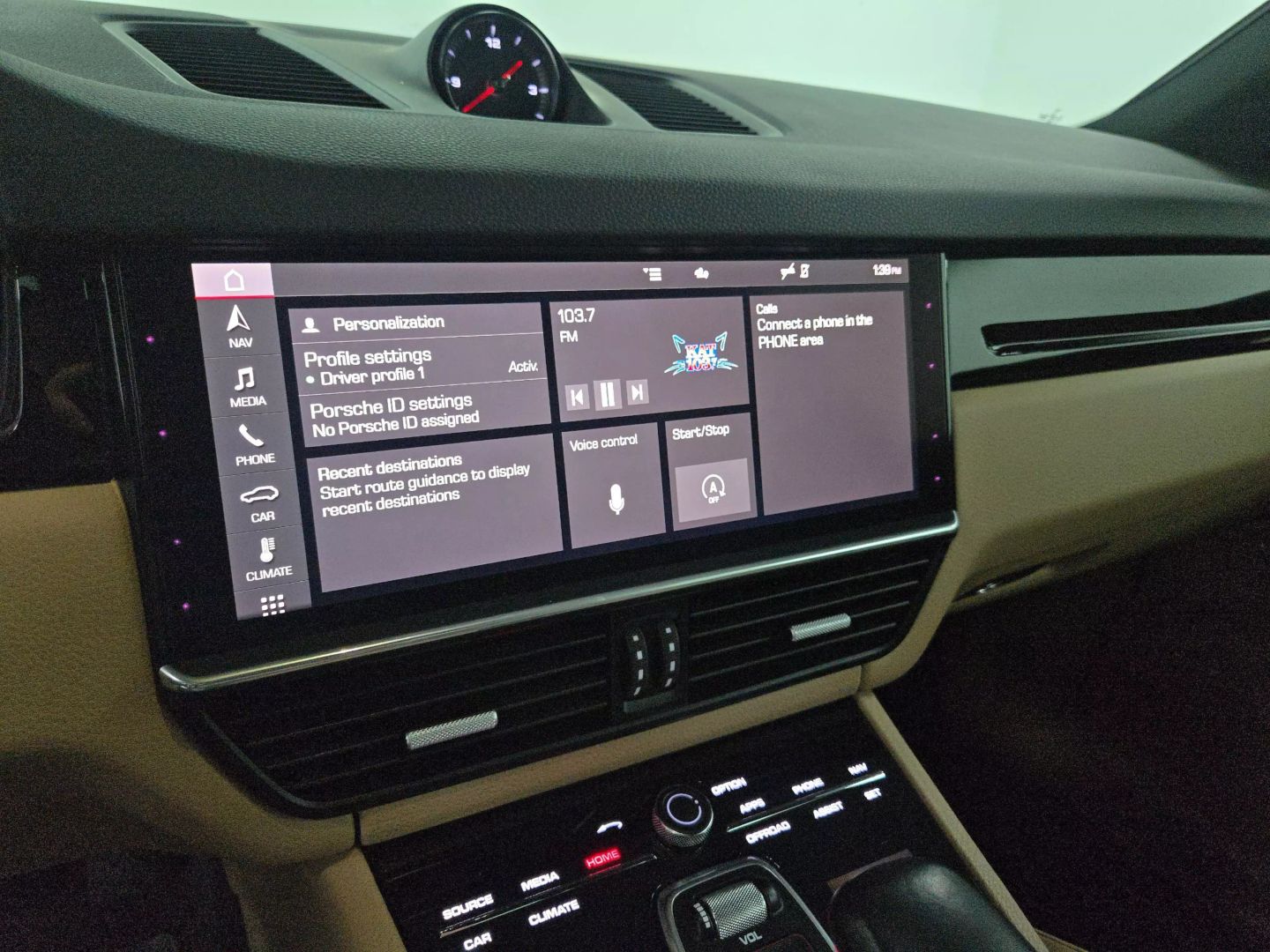 2021 Porsche Cayenne - Image 28