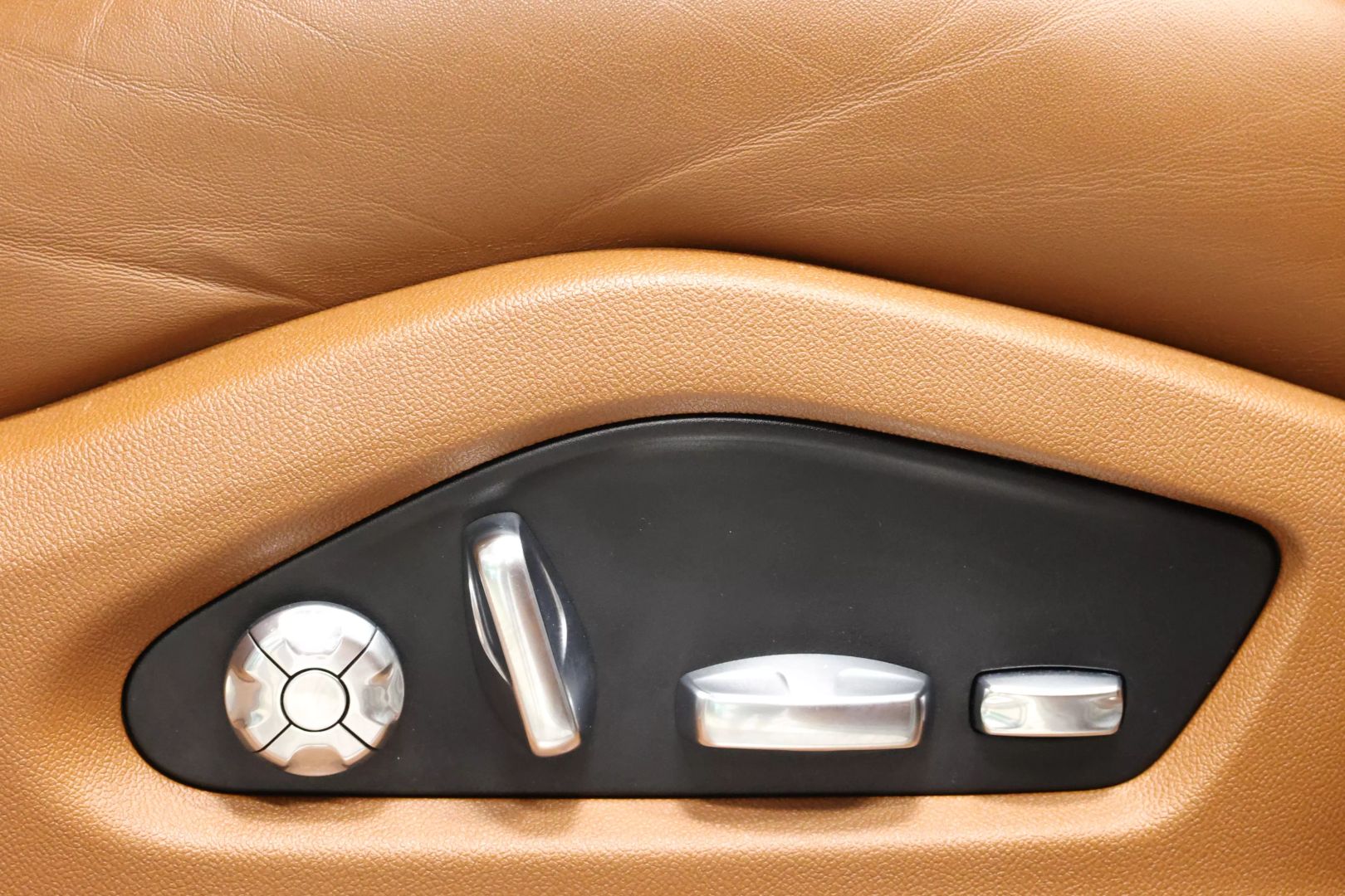 2021 Porsche Cayenne Coupe - Image 89