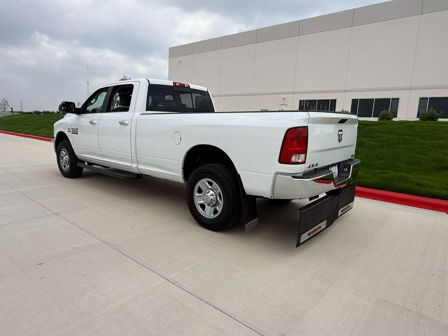 2018 Ram 3500 Crew Cab - Image 27