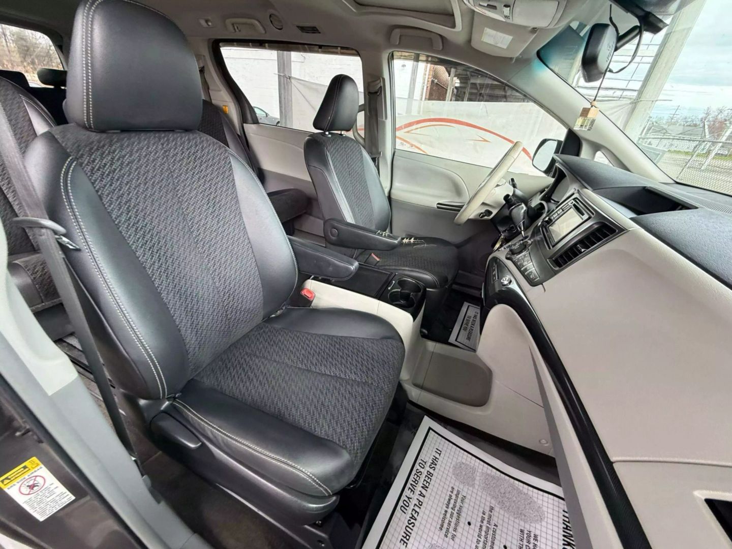 2013 Toyota Sienna - Image 23