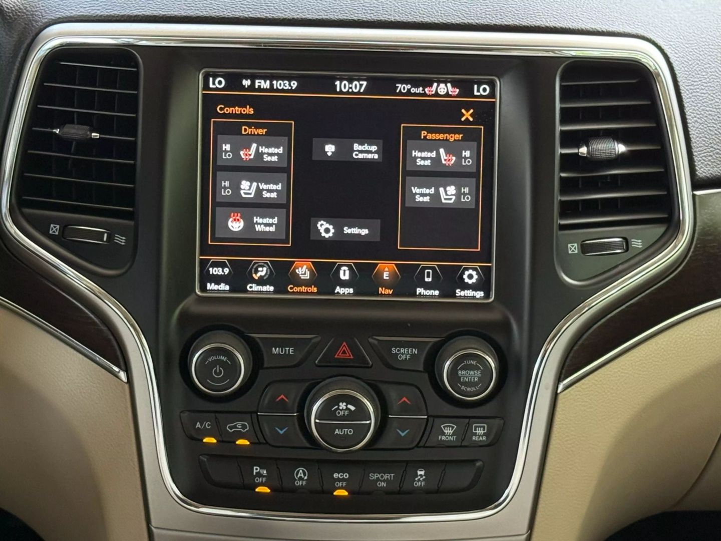 2018 Jeep Grand Cherokee - Image 29
