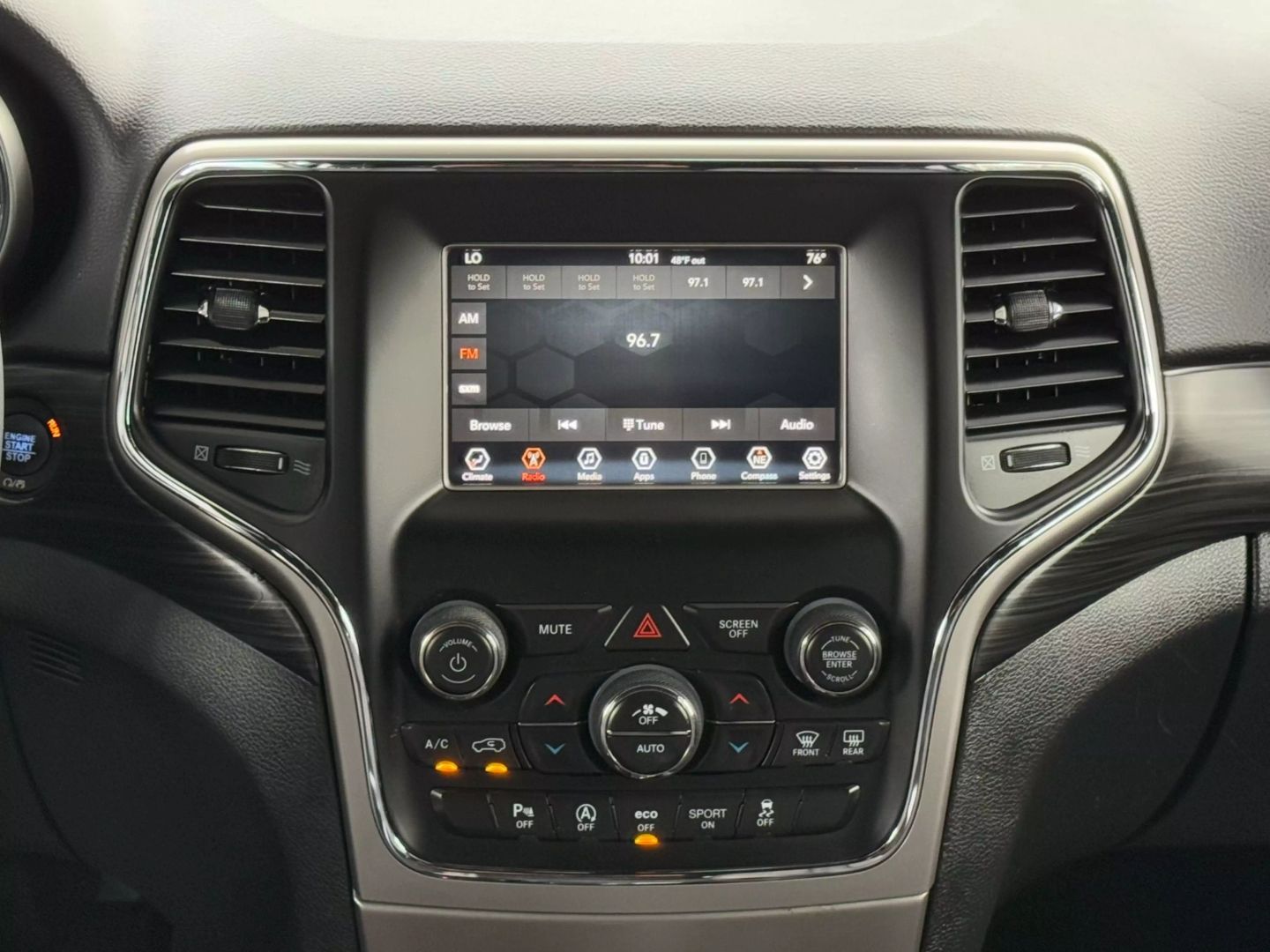 2019 Jeep Grand Cherokee - Image 28