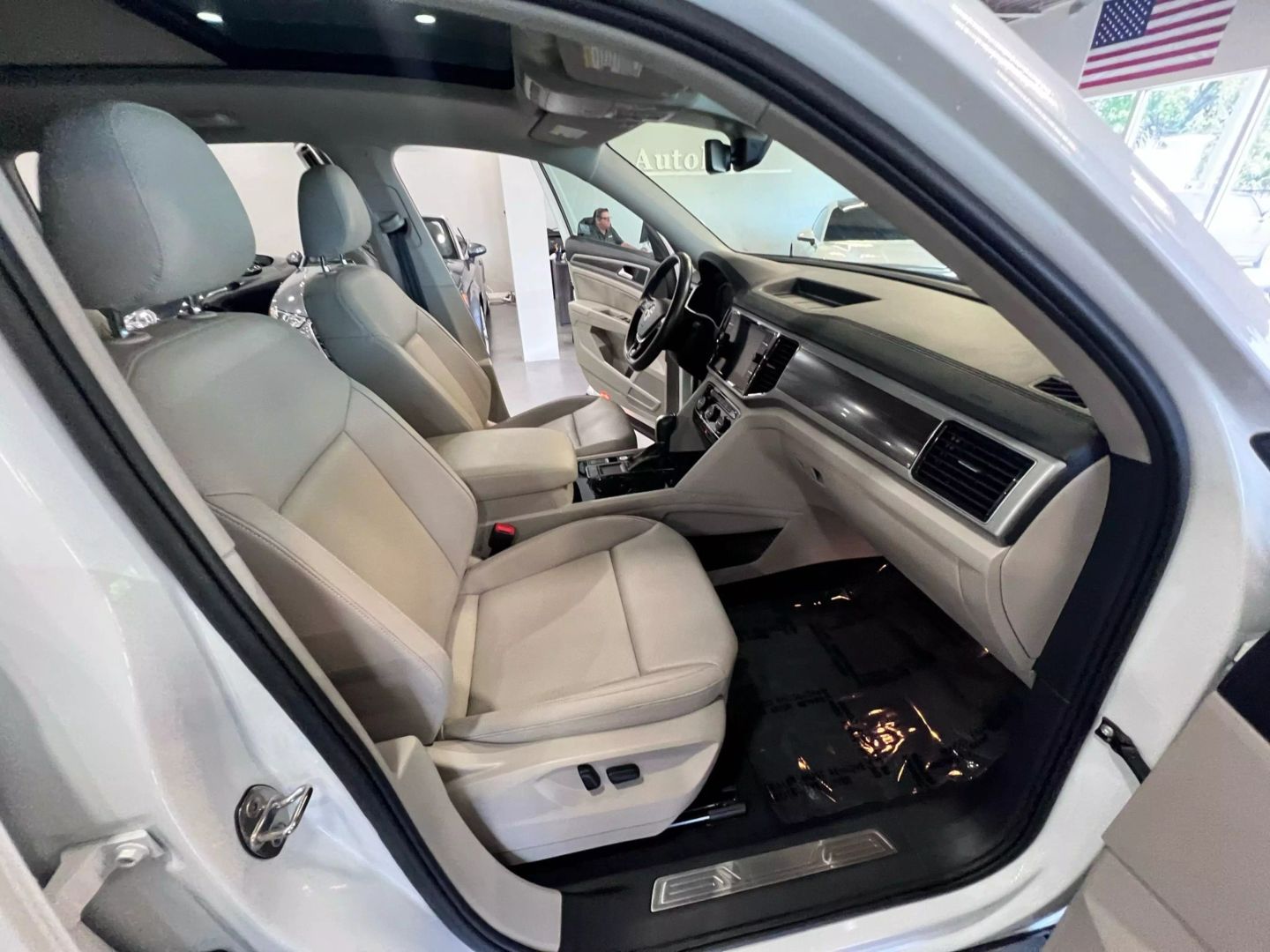 2019 Volkswagen Atlas Sel R-line Sport Utility 4d - Image 23