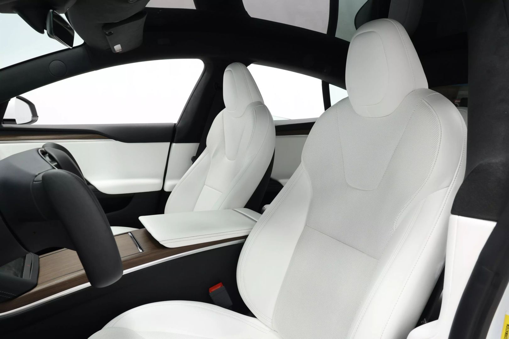 2022 Tesla Model S - Image 13