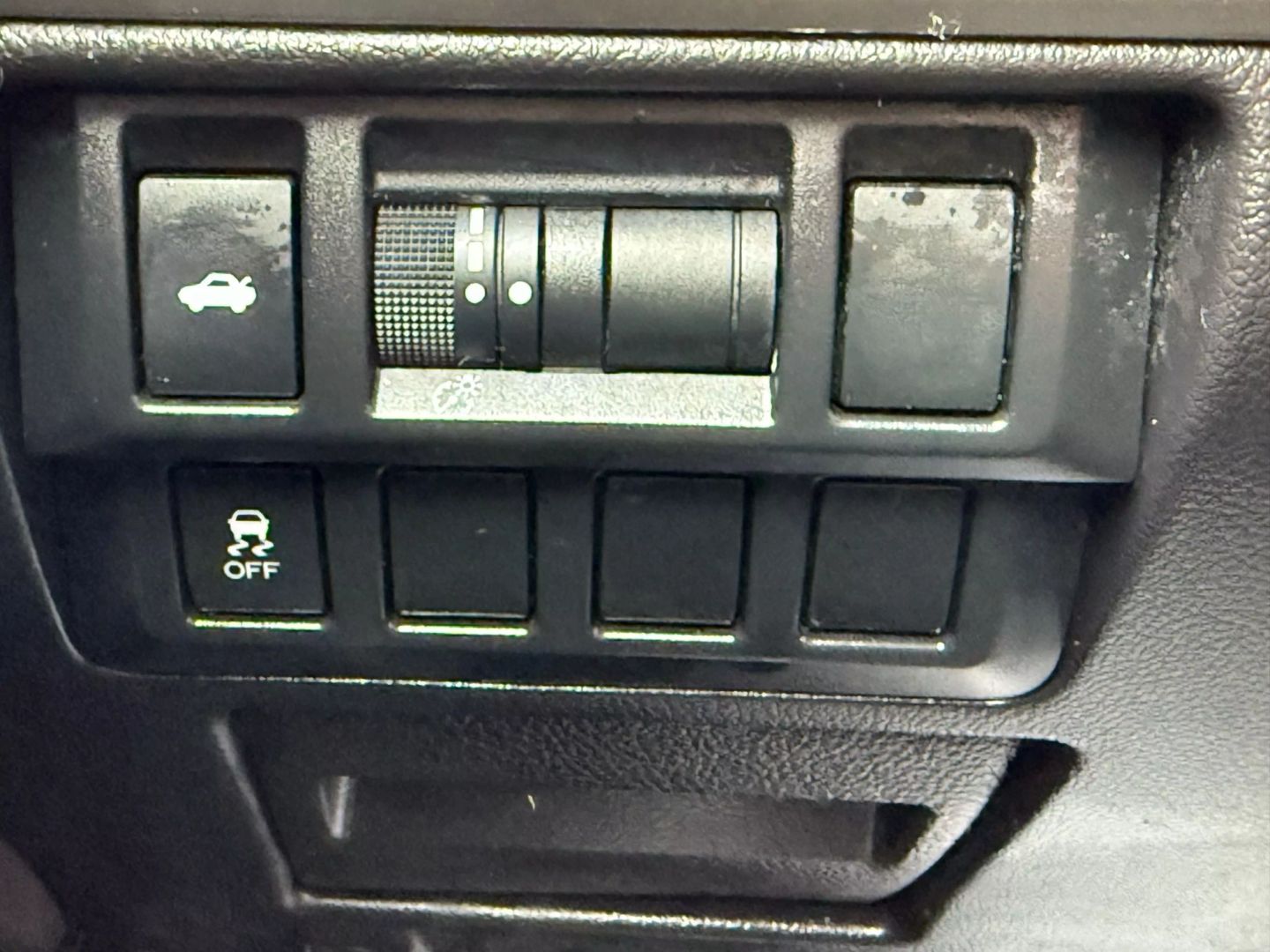 2017 Subaru Legacy - Image 36