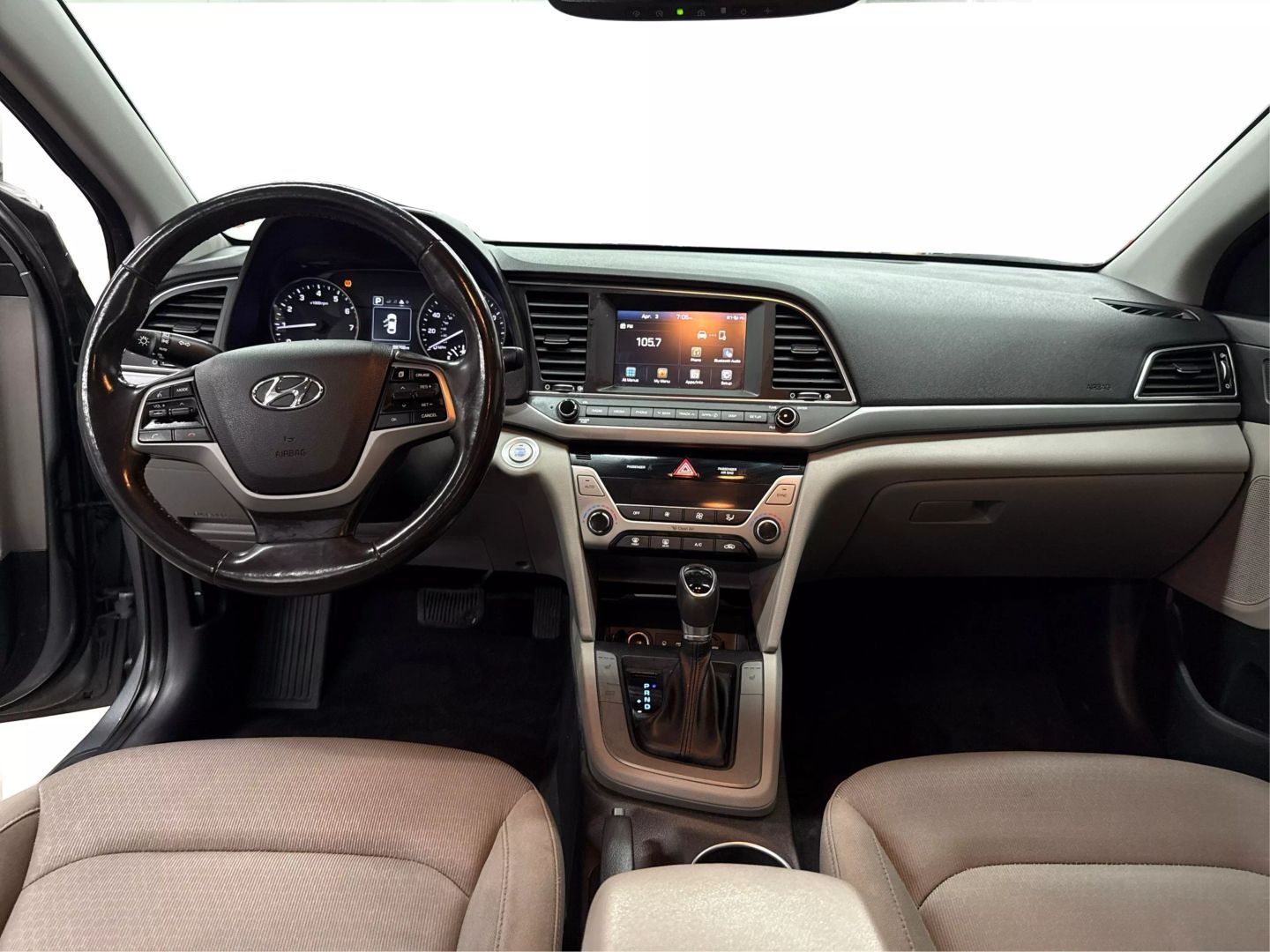 2018 Hyundai Elantra - Image 20