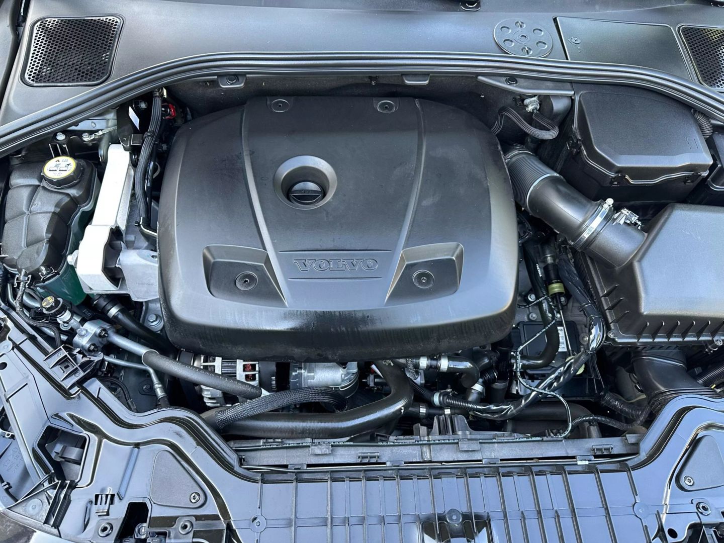 2016 Volvo S60 - Image 37