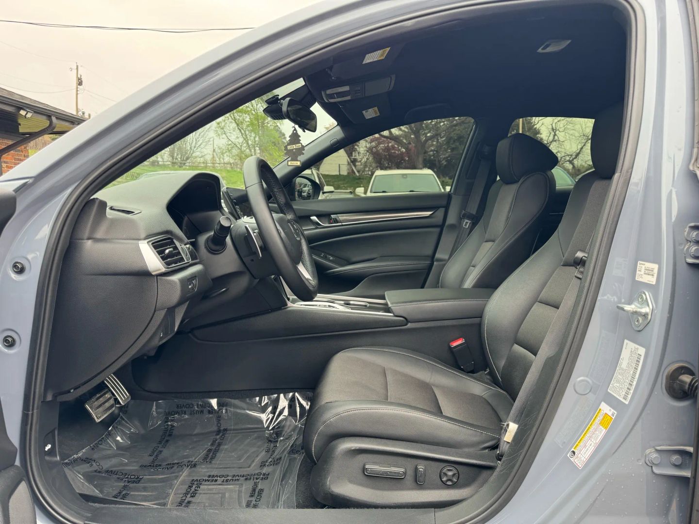 2022 Honda Accord Hybrid - Image 27