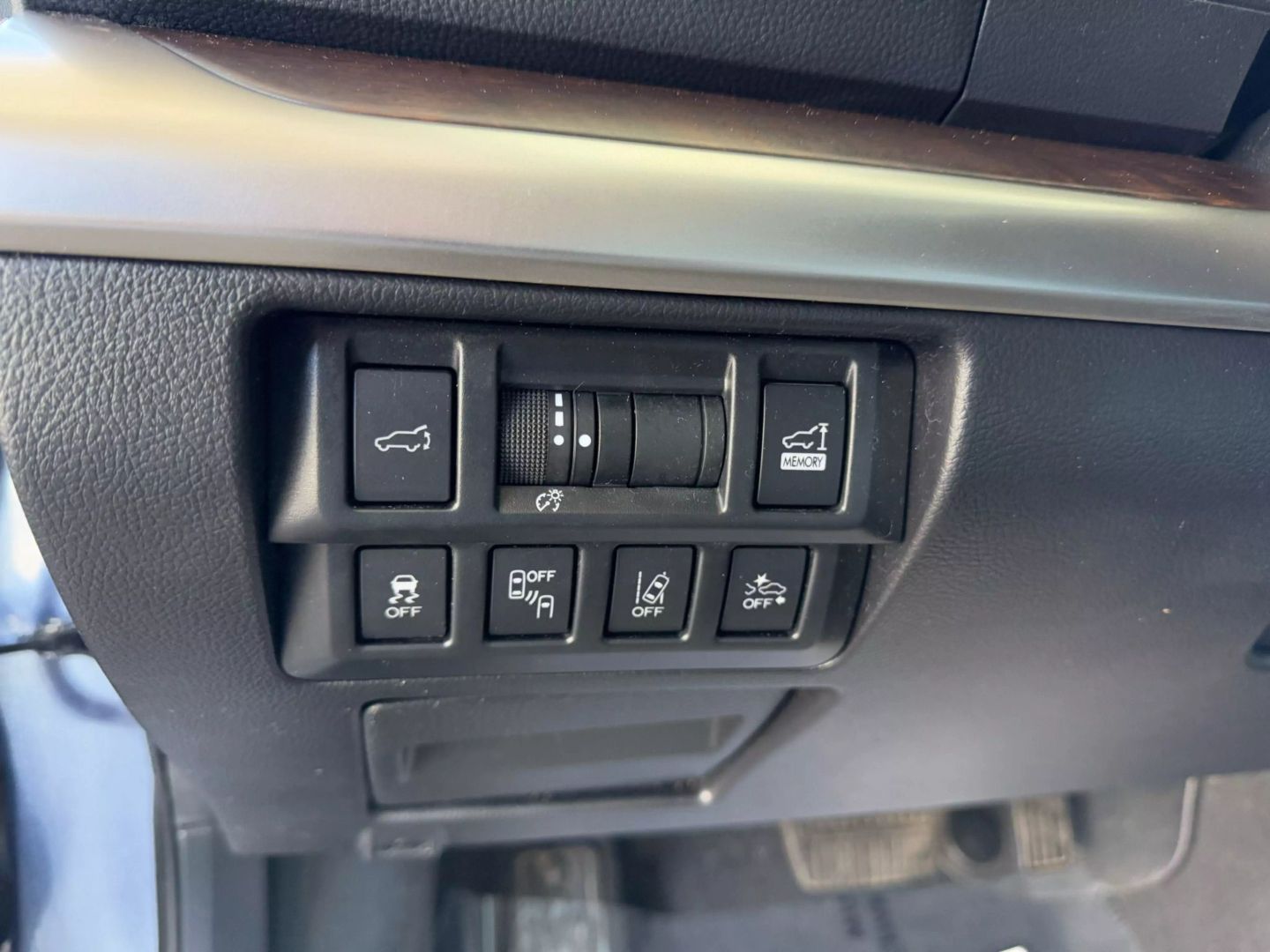 2018 Subaru Outback - Image 40