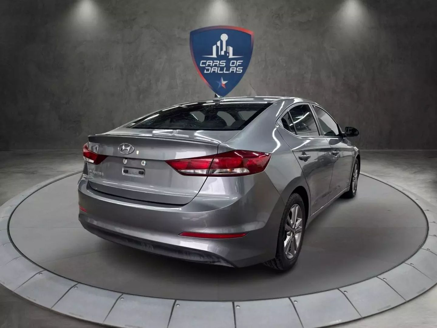 2018 Hyundai Elantra - Image 5