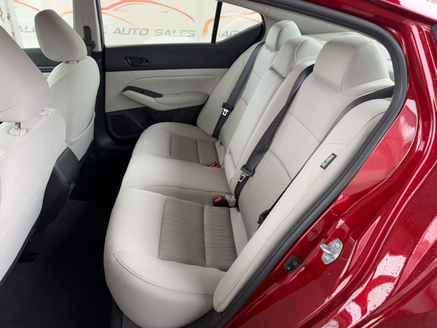 2025 Nissan Altima - Image 18