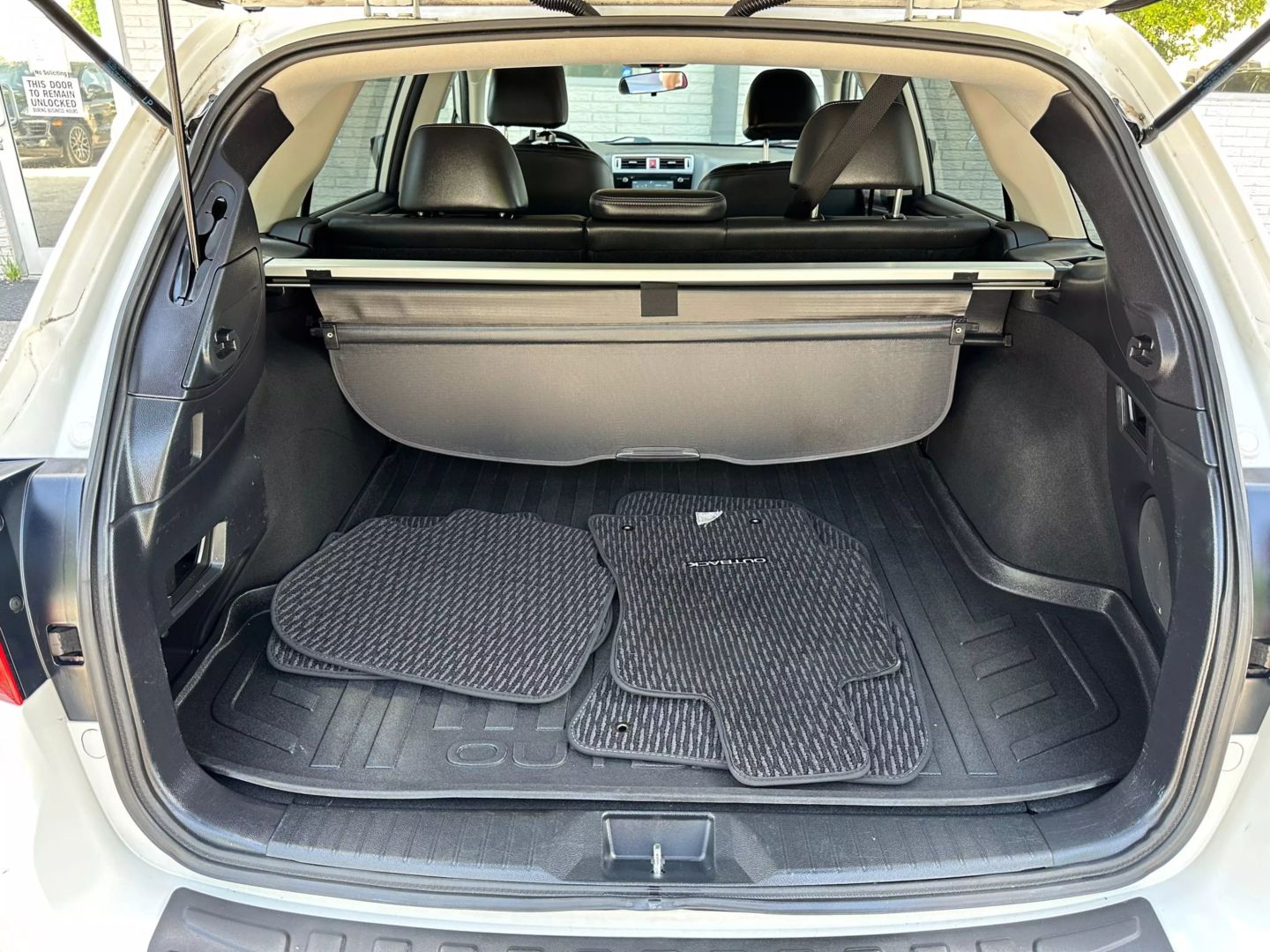 2015 Subaru Outback - Image 20