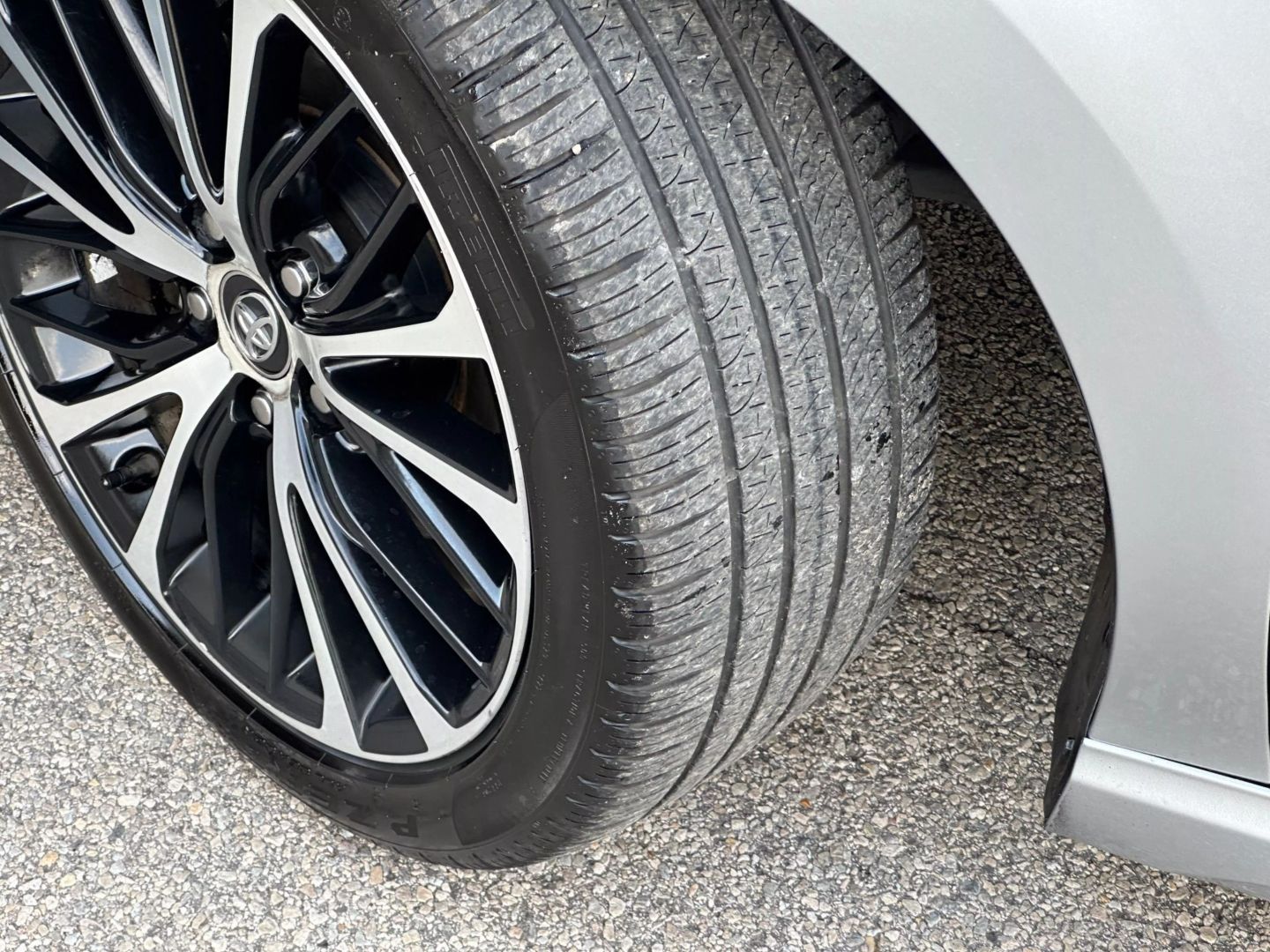 2020 Toyota Camry Hybrid - Image 41