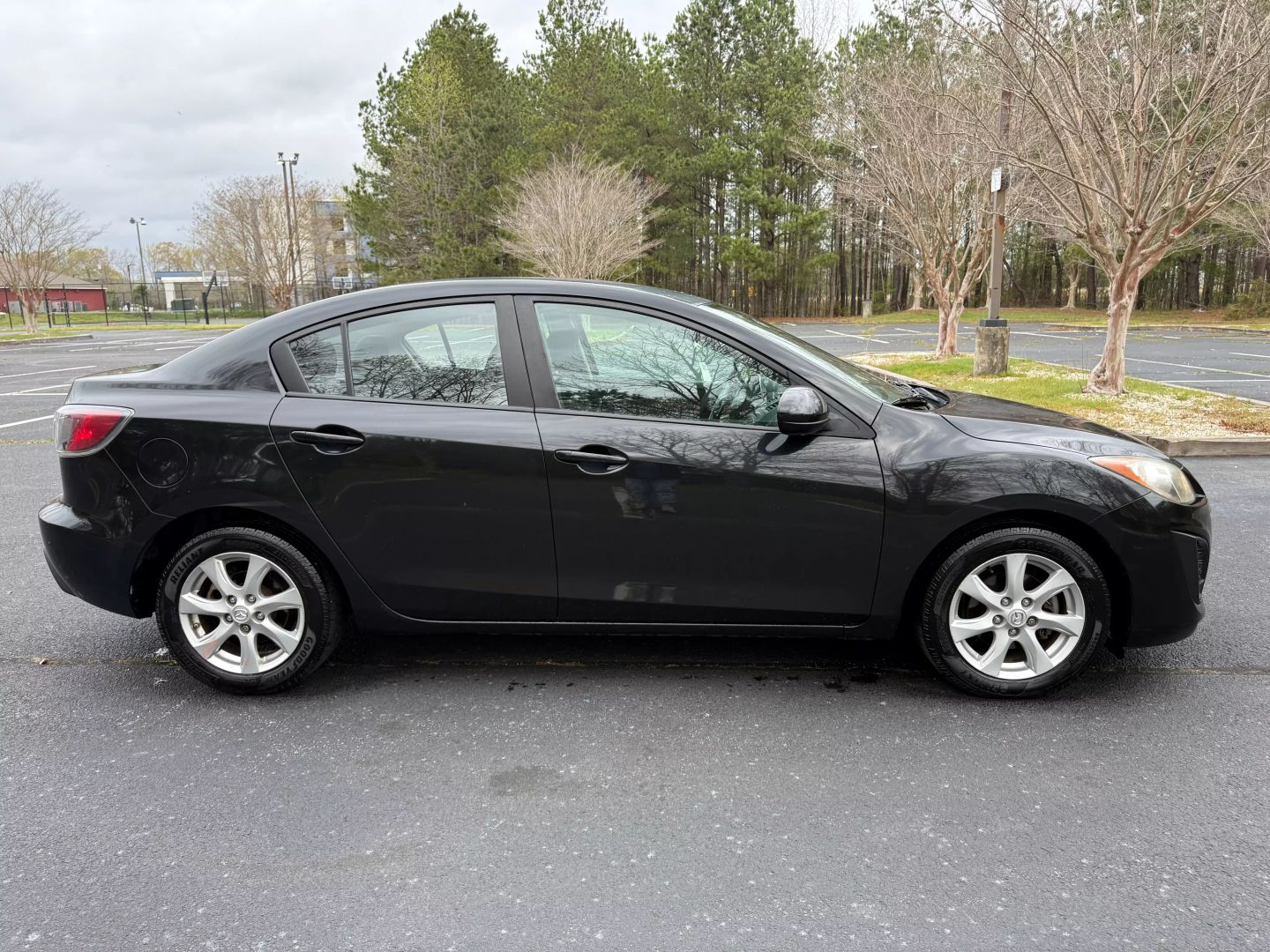 2010 Mazda Mazda3 - Image 4