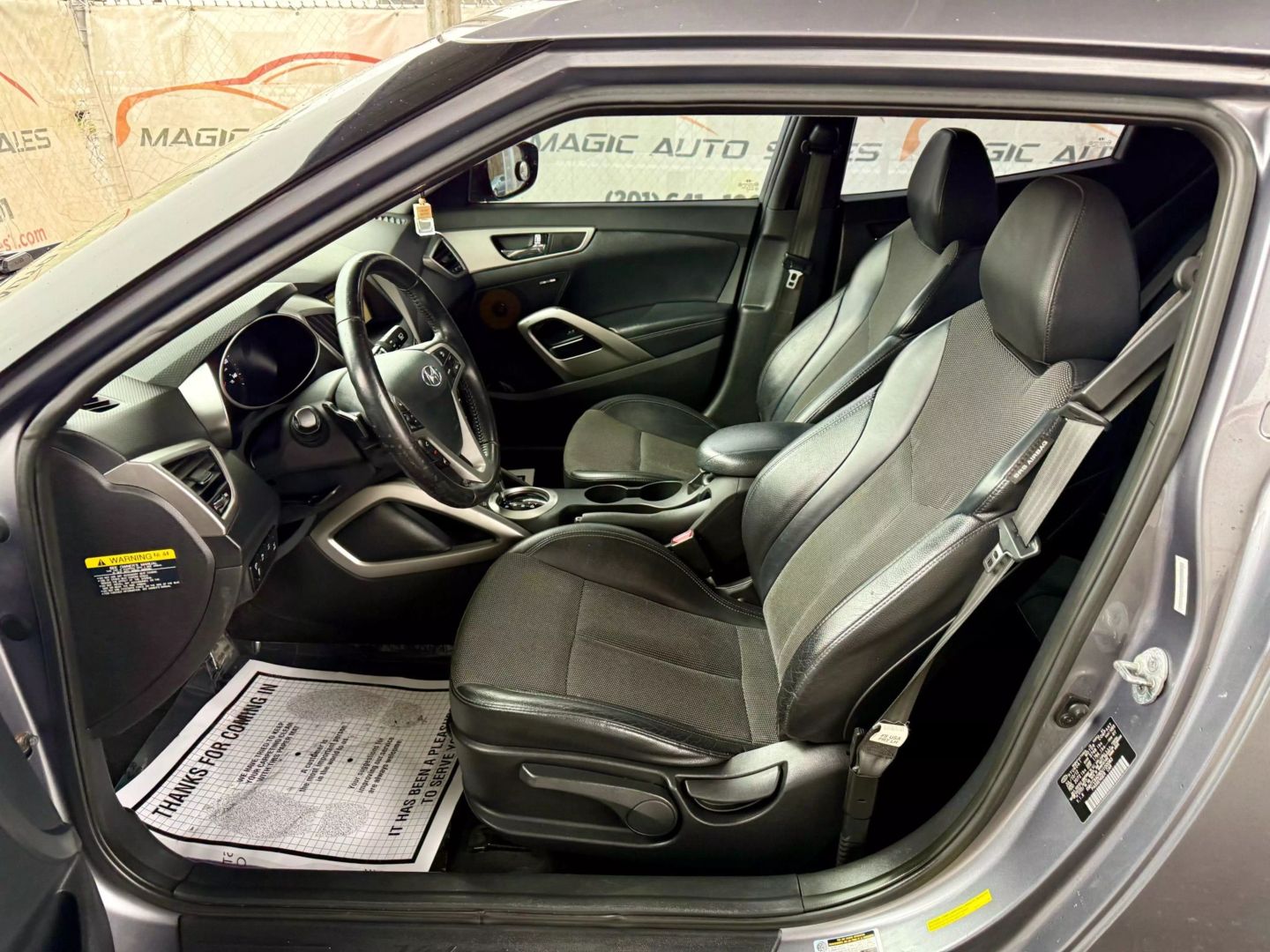 2013 Hyundai Veloster - Image 15