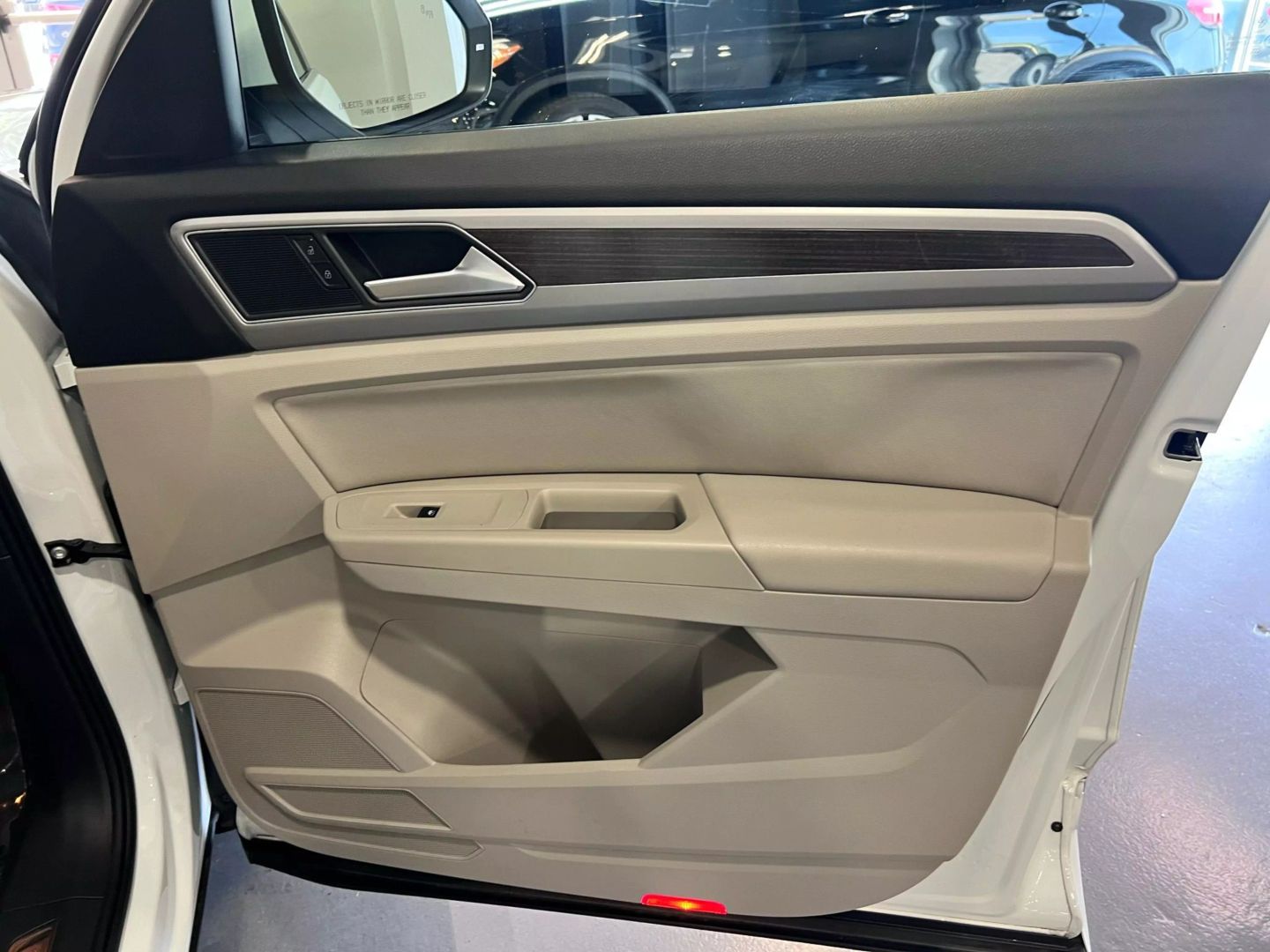 2019 Volkswagen Atlas Sel R-line Sport Utility 4d - Image 26