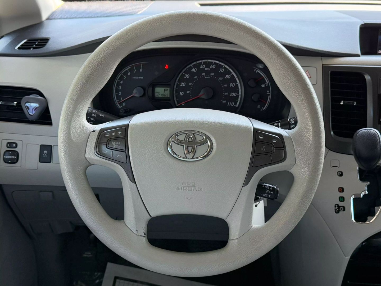 2013 Toyota Sienna - Image 24