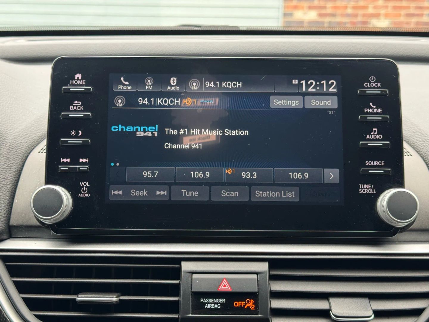 2022 Honda Accord Hybrid - Image 24