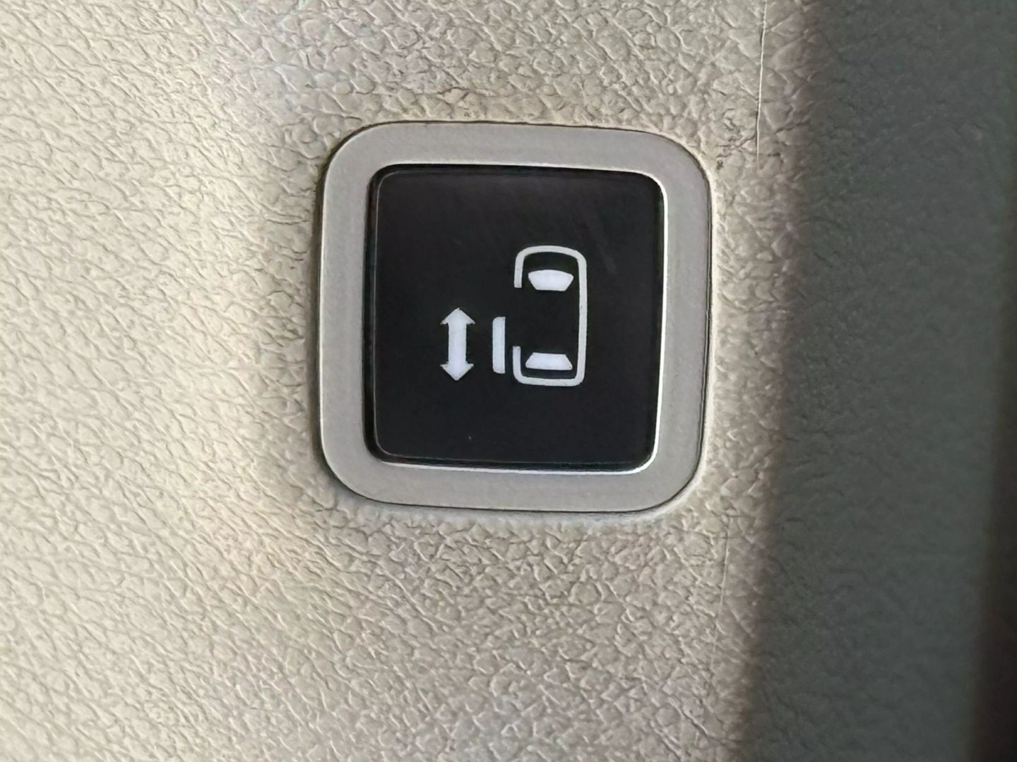 2017 Chrysler Pacifica - Image 23