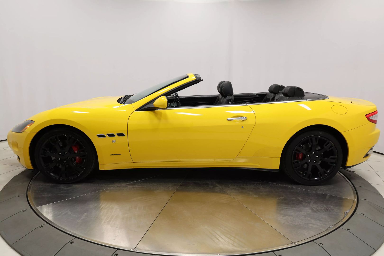 2011 Maserati Granturismo - Image 5