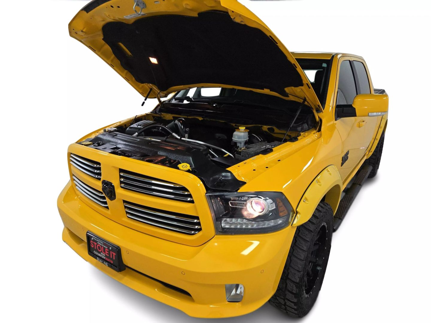 2016 Ram 1500 Crew Cab - Image 12