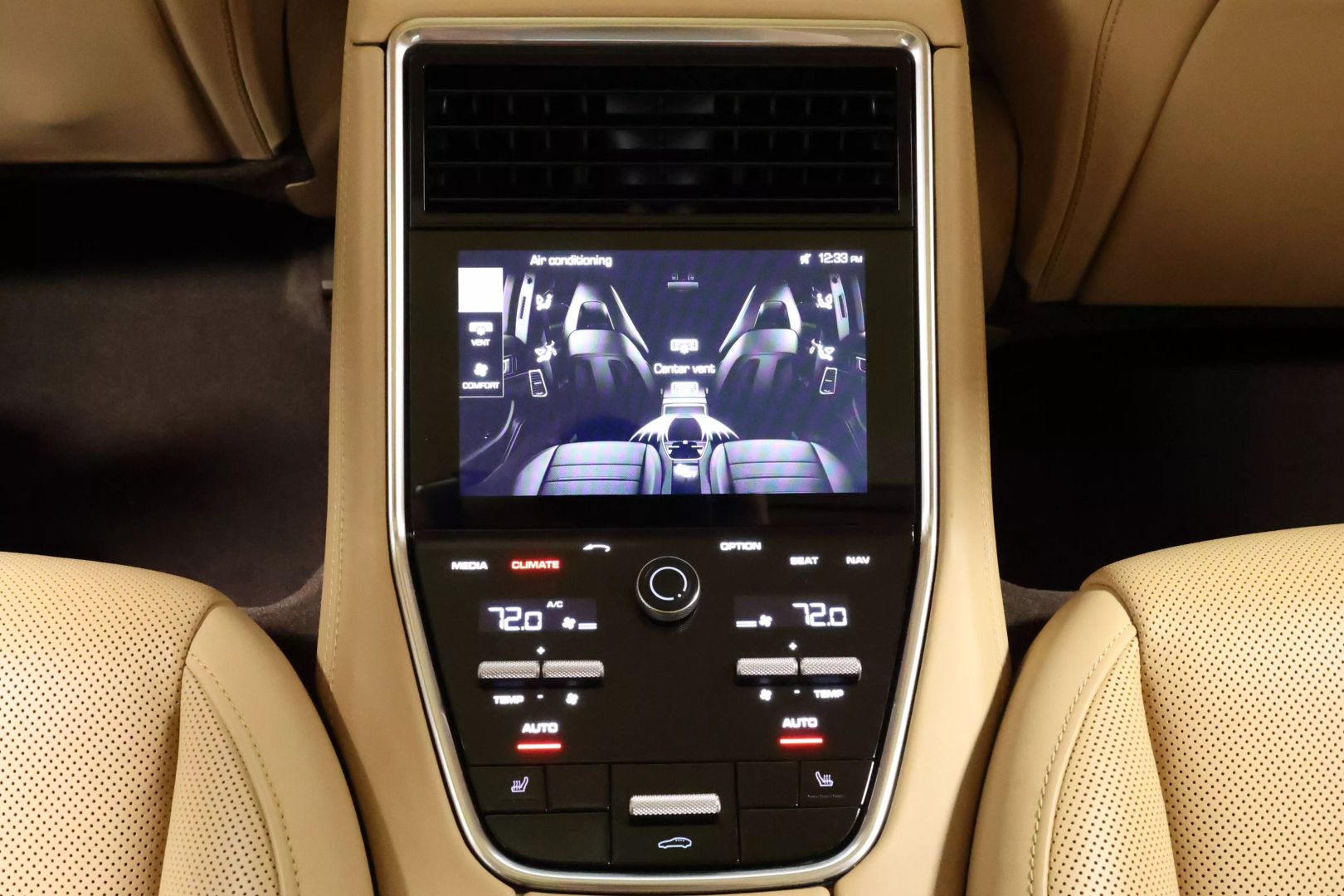 2017 Porsche Panamera - Image 79