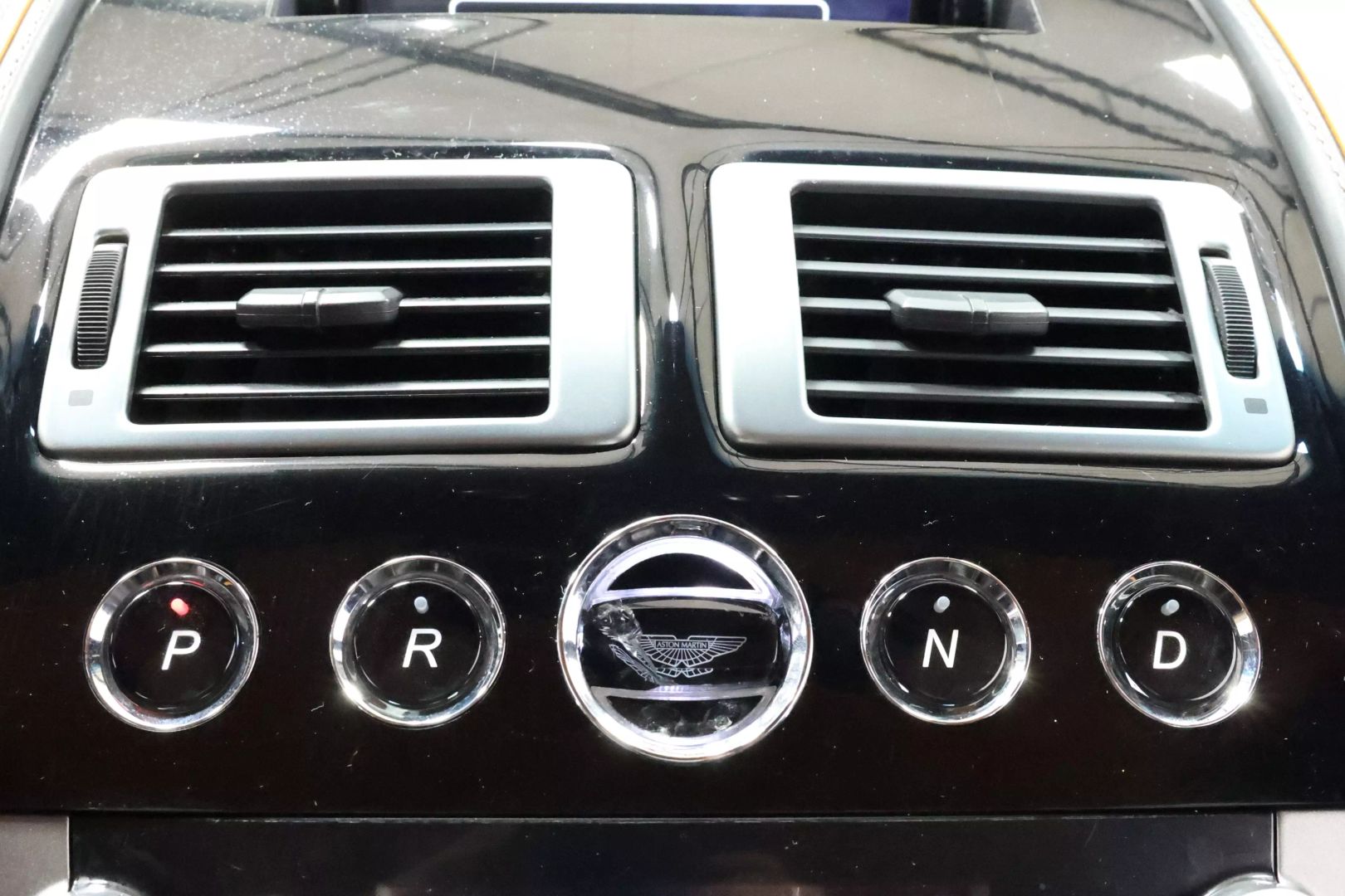 2012 Aston Martin Virage - Image 32