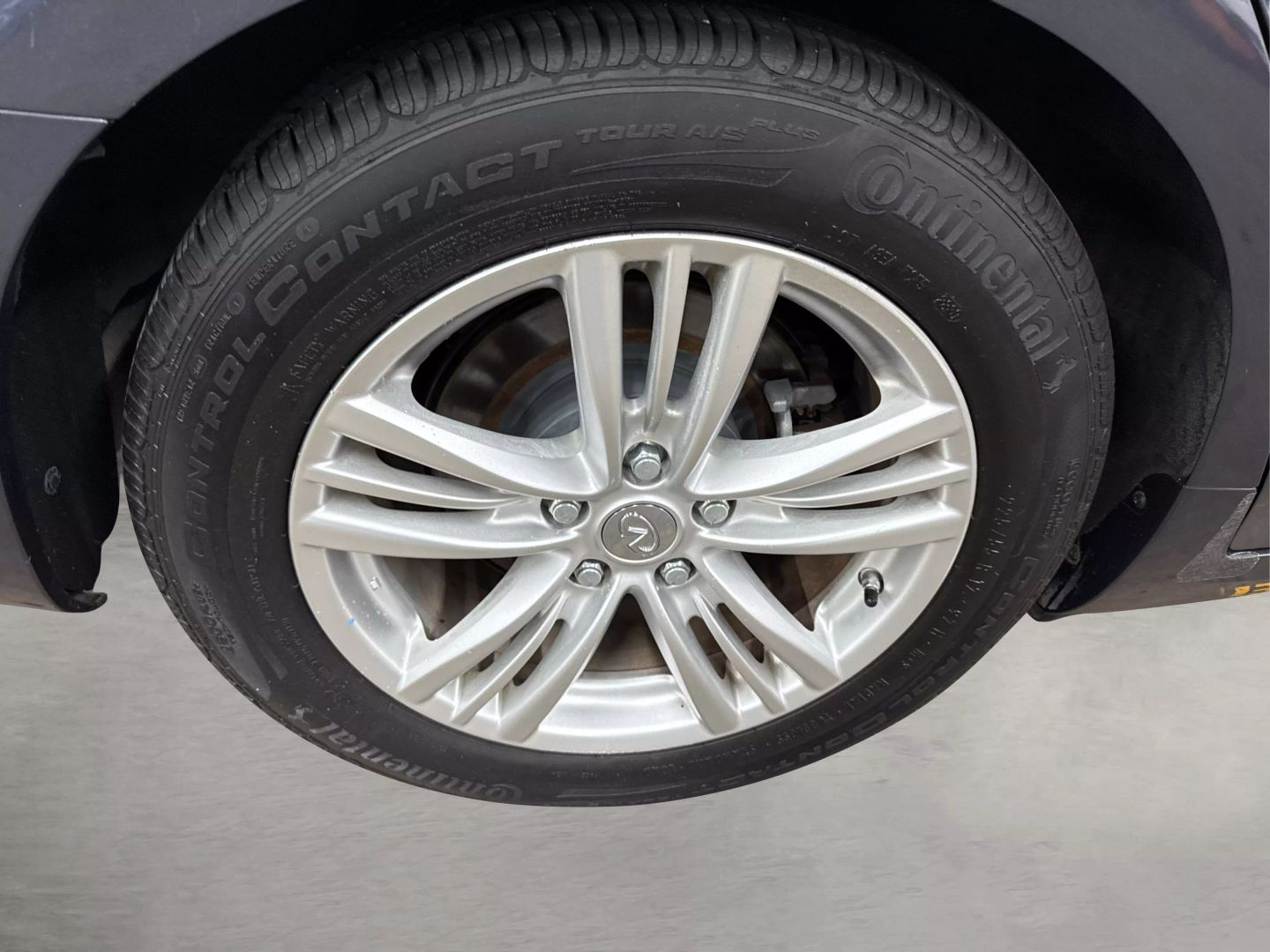 2012 Infiniti G - Image 16