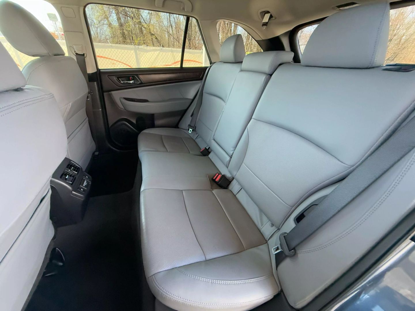 2018 Subaru Outback - Image 19