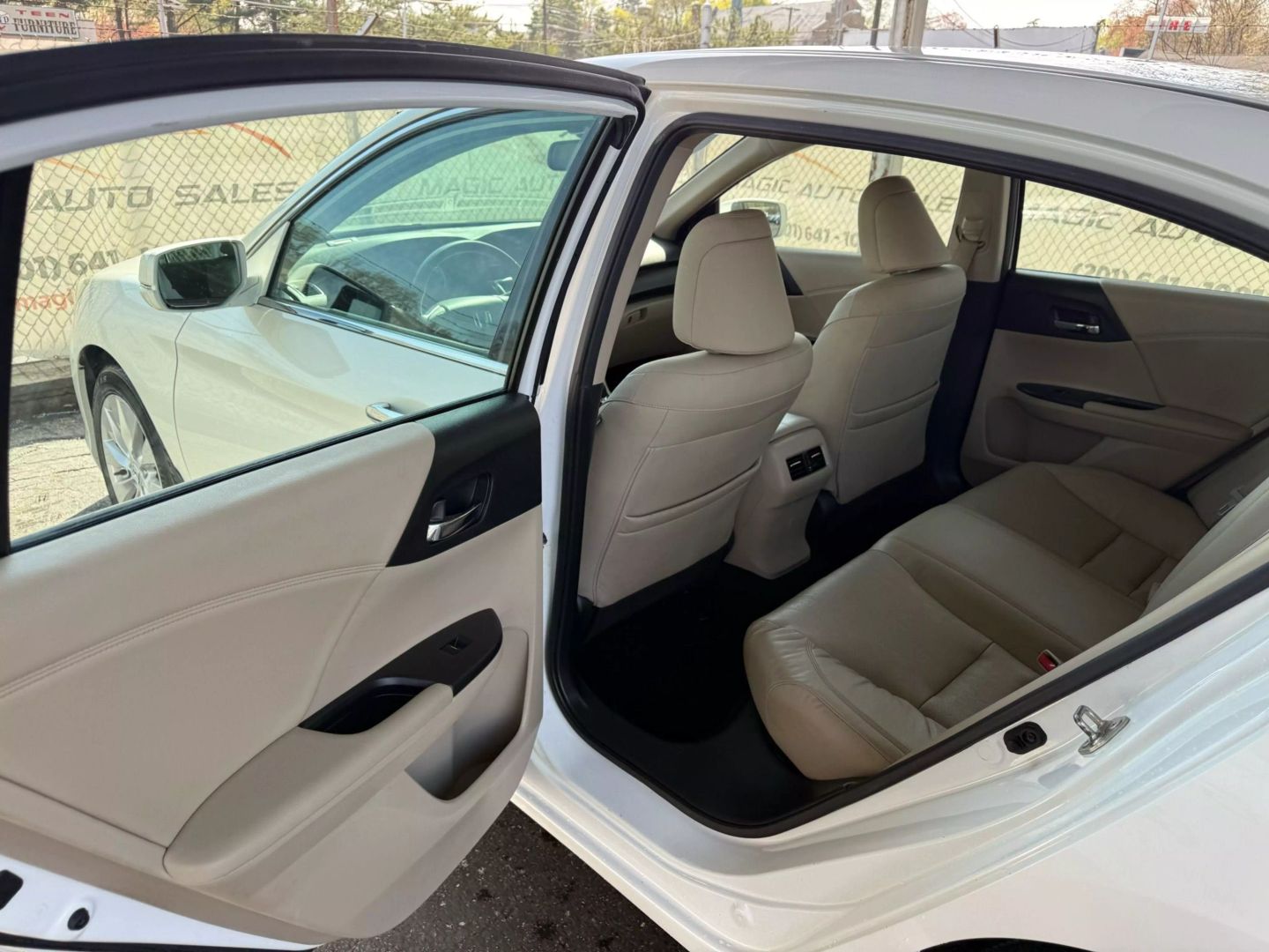 2015 Honda Accord - Image 17