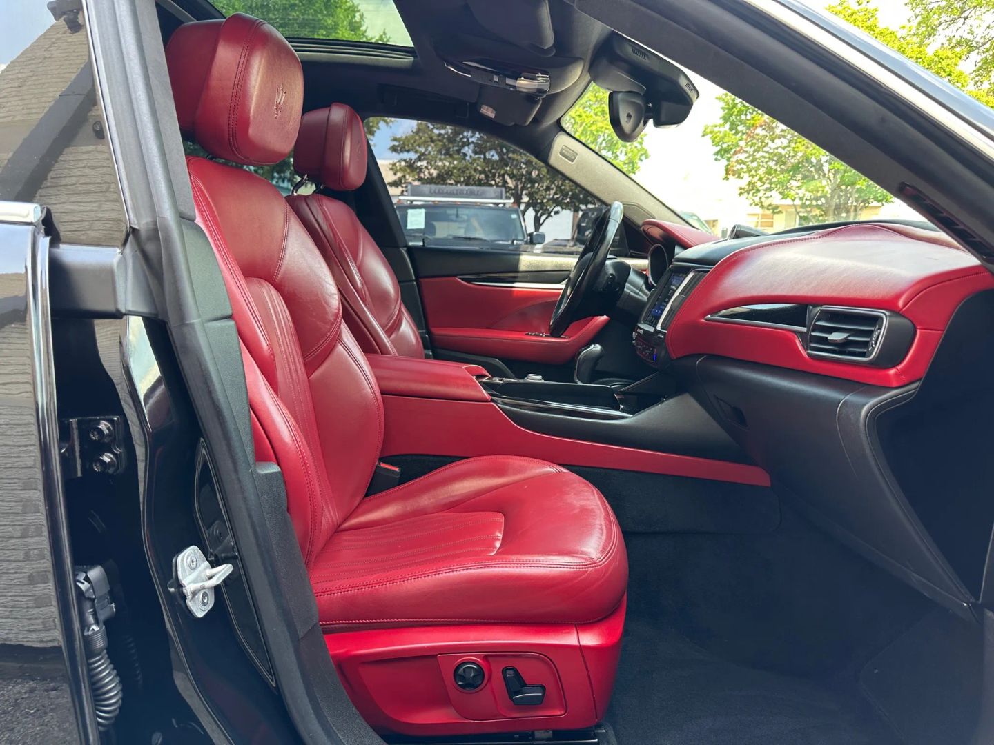 2017 Maserati Levante - Image 21