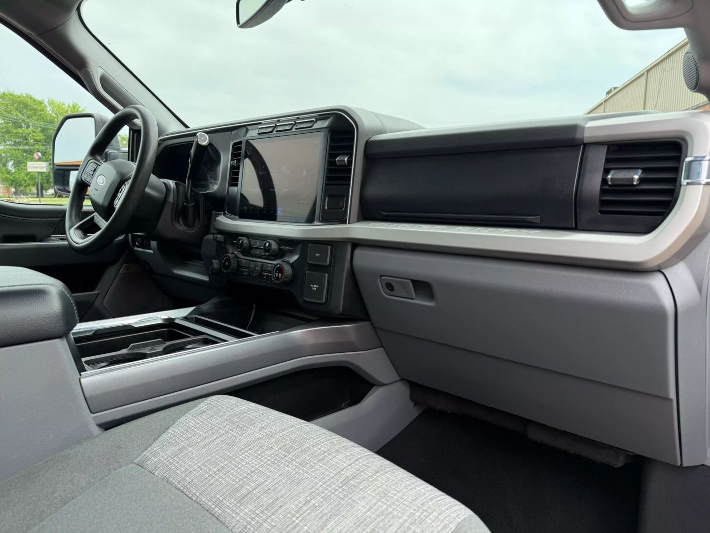 2023 Ford F250 Super Duty Crew Cab - Image 23