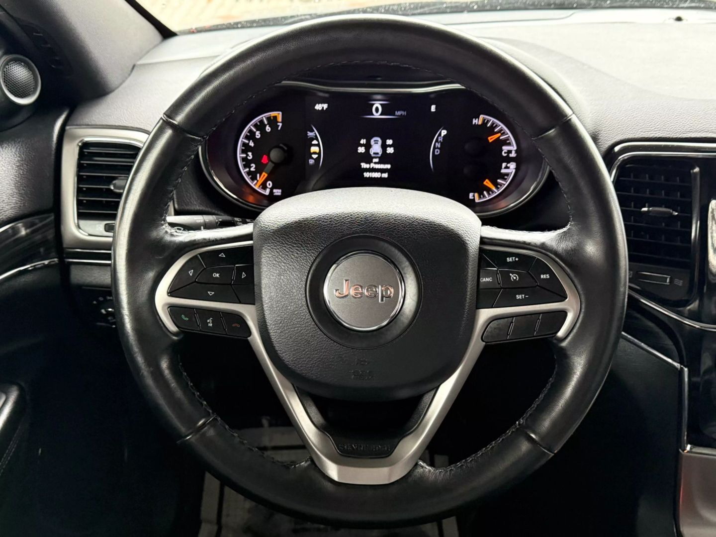 2019 Jeep Grand Cherokee - Image 34