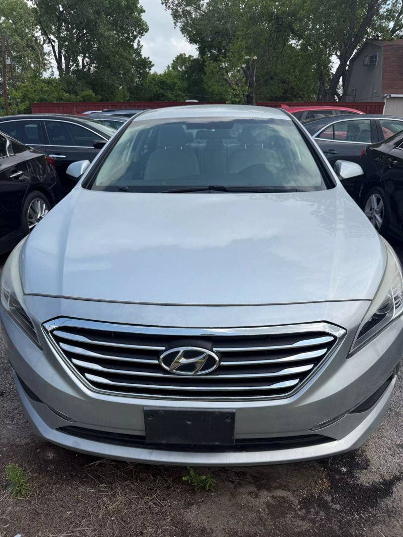 2015 Hyundai Sonata - Image 1