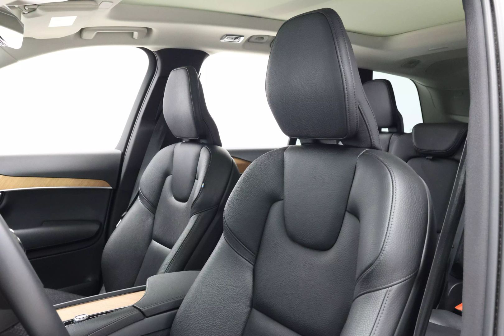 2022 Volvo Xc90 - Image 16
