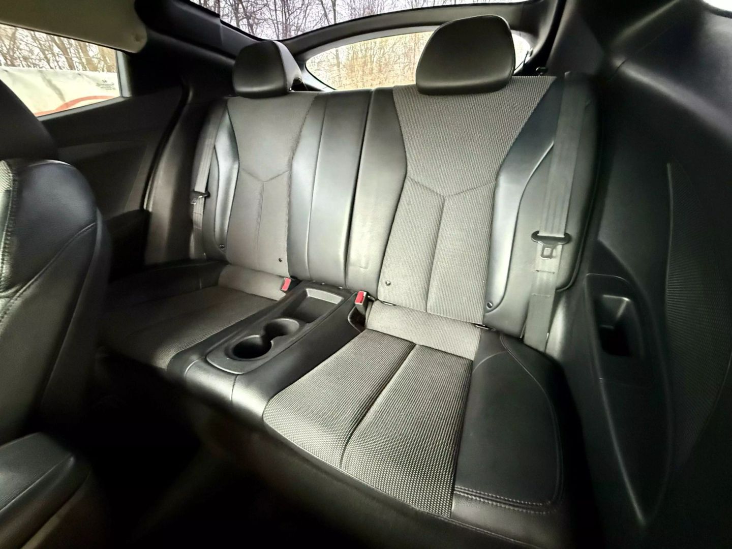 2013 Hyundai Veloster - Image 17