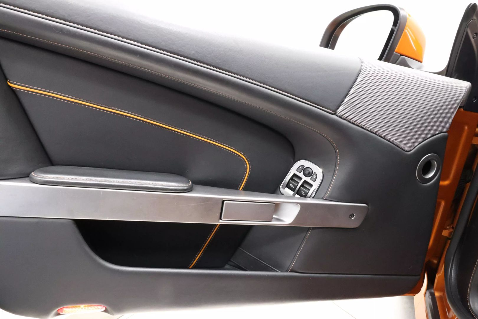 2012 Aston Martin Virage - Image 9