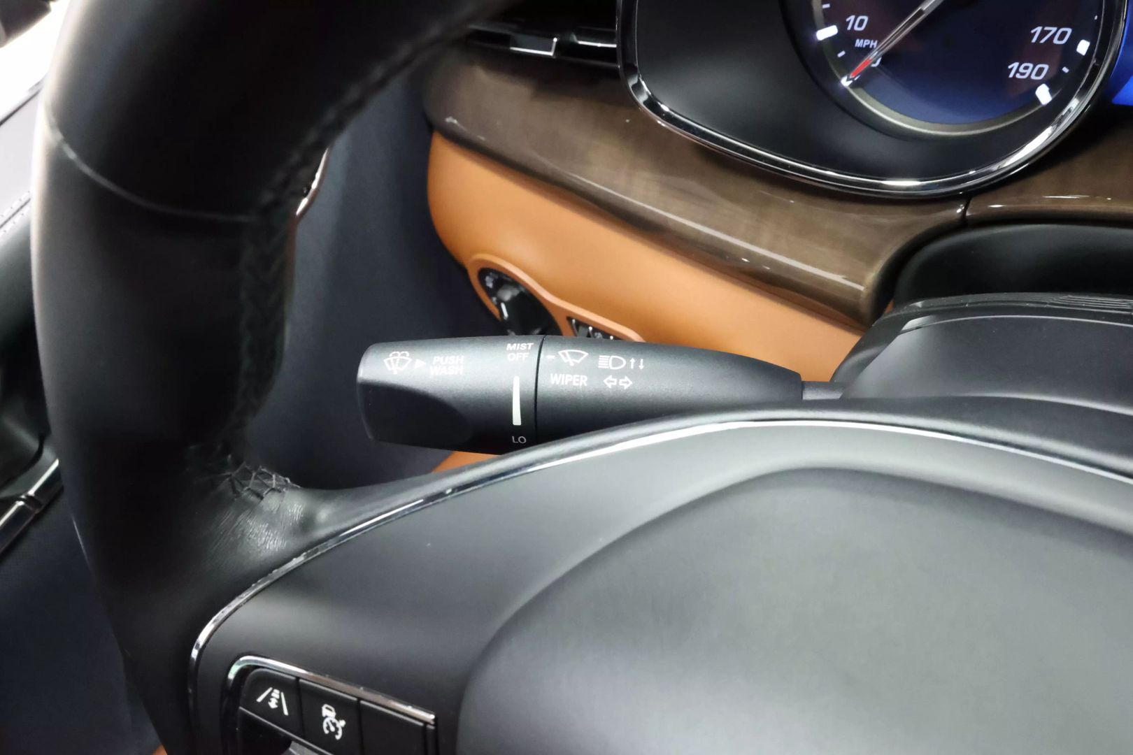 2018 Maserati Quattroporte - Image 25