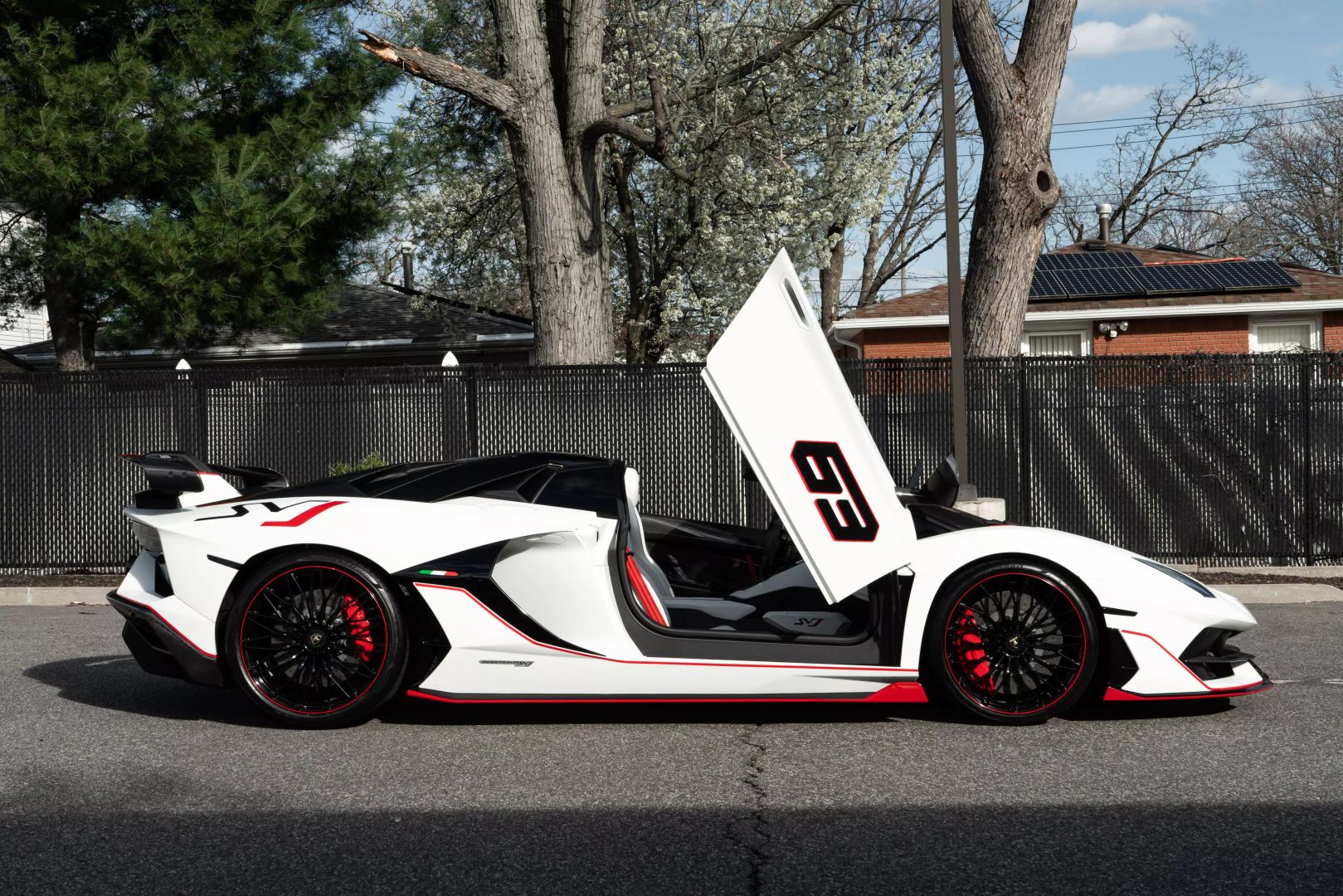 2021 Lamborghini Aventador - Image 13