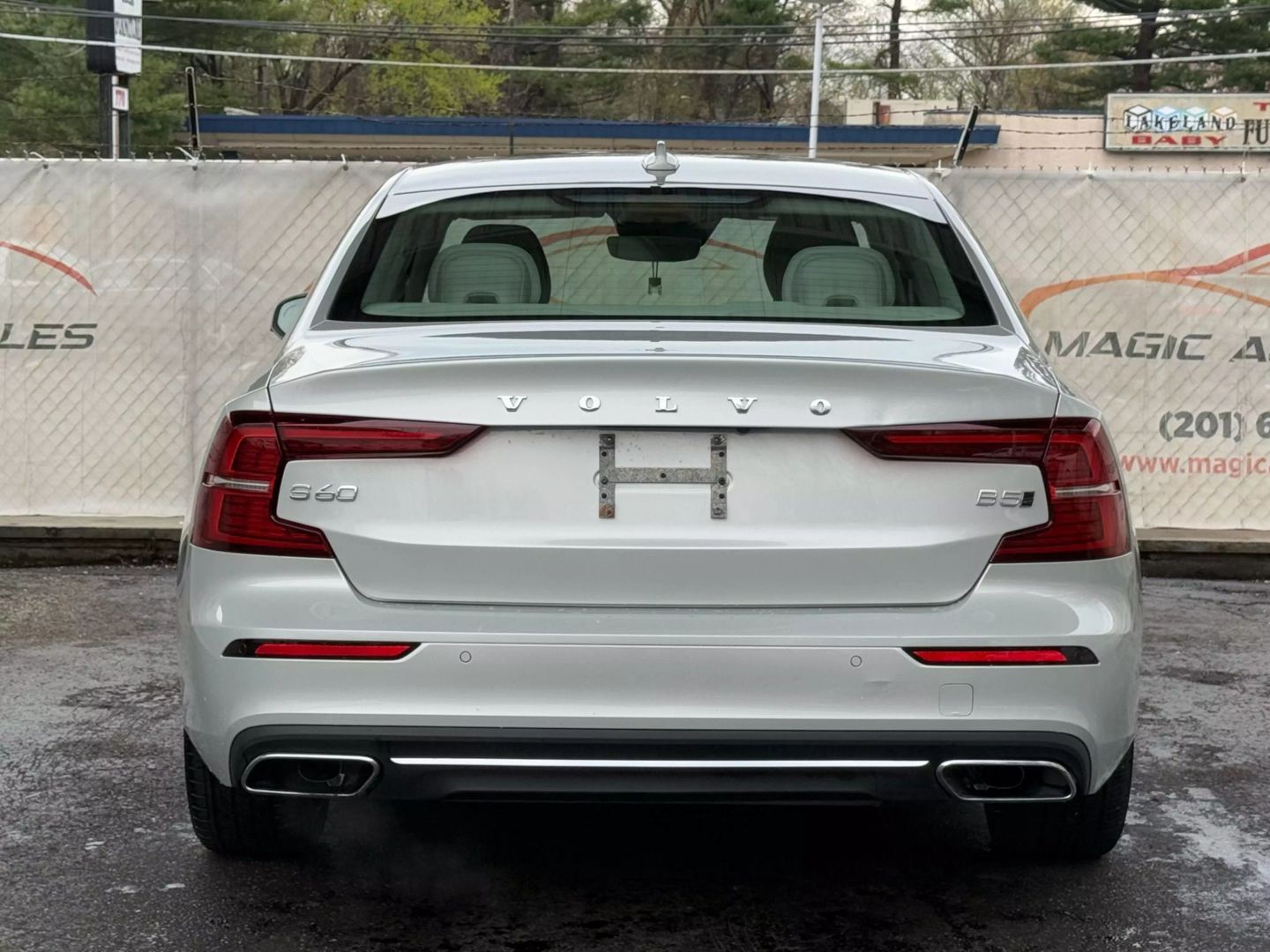 2022 Volvo S60 - Image 10