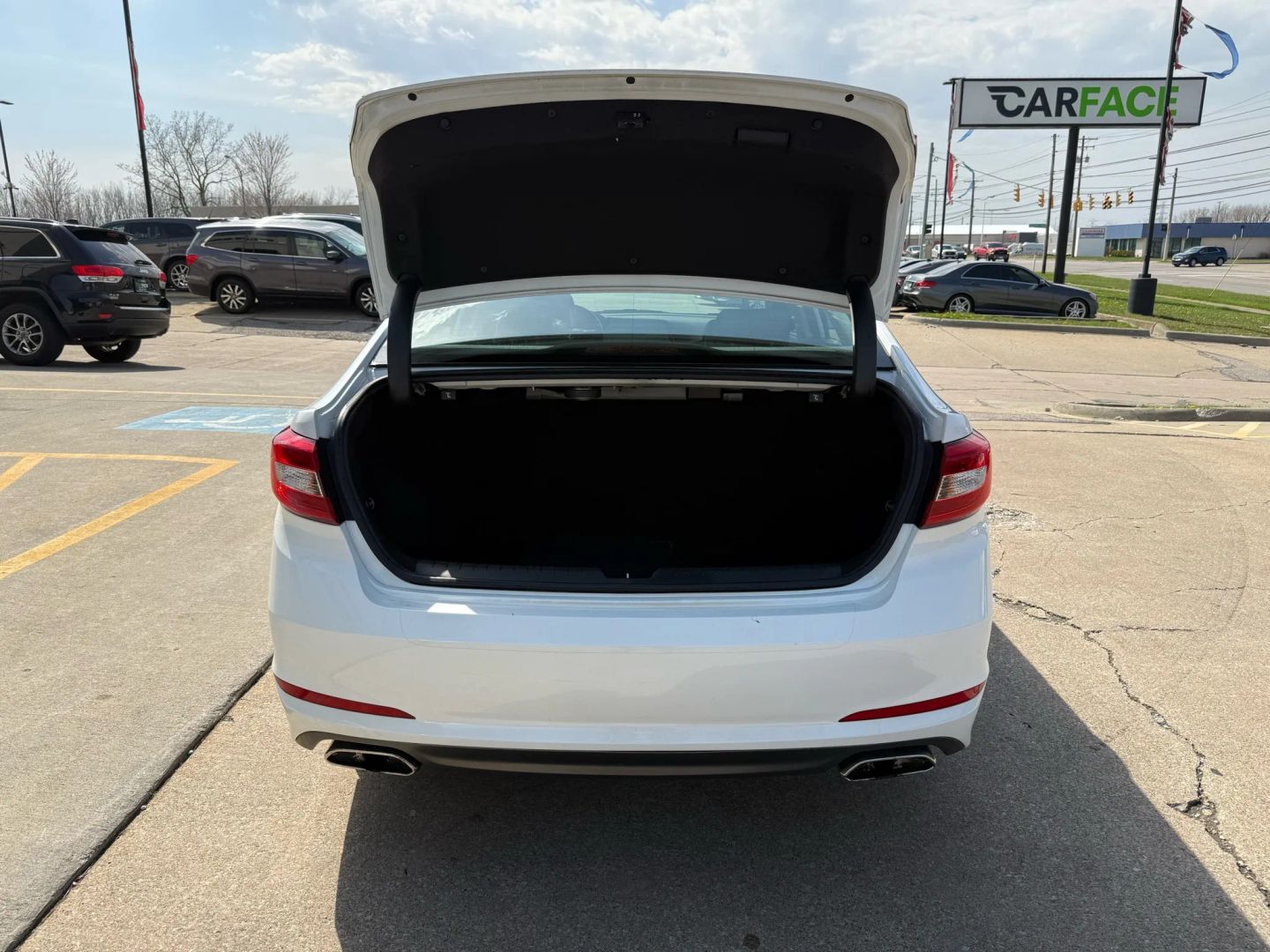 2015 Hyundai Sonata - Image 11