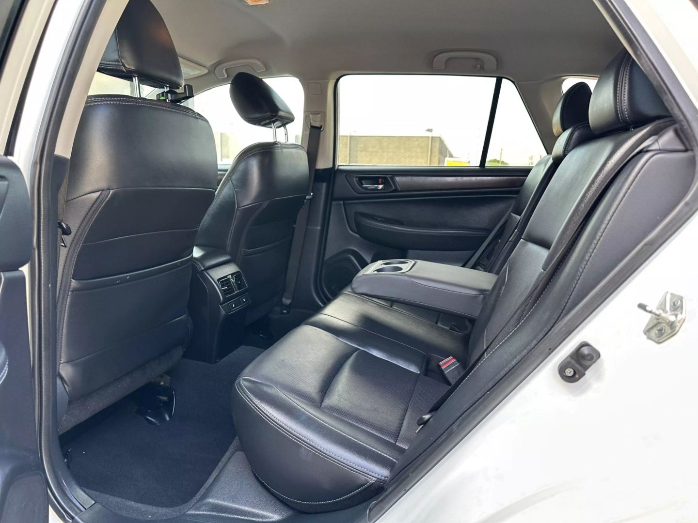 2015 Subaru Outback - Image 18