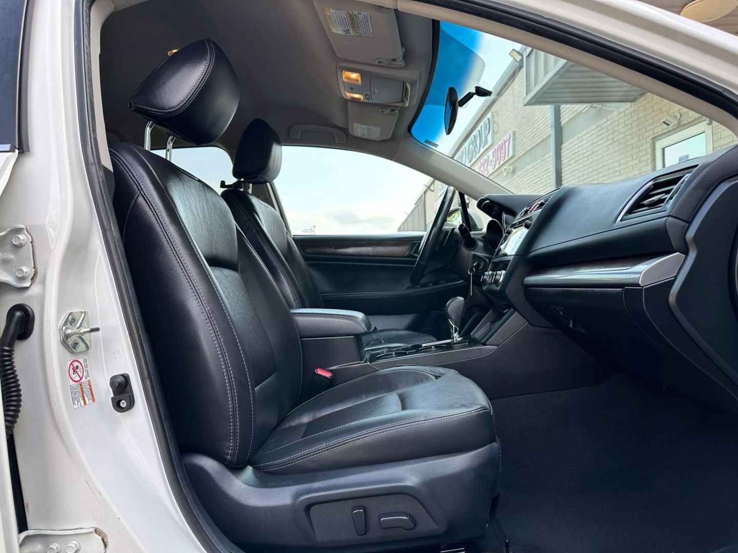 2015 Subaru Outback - Image 24